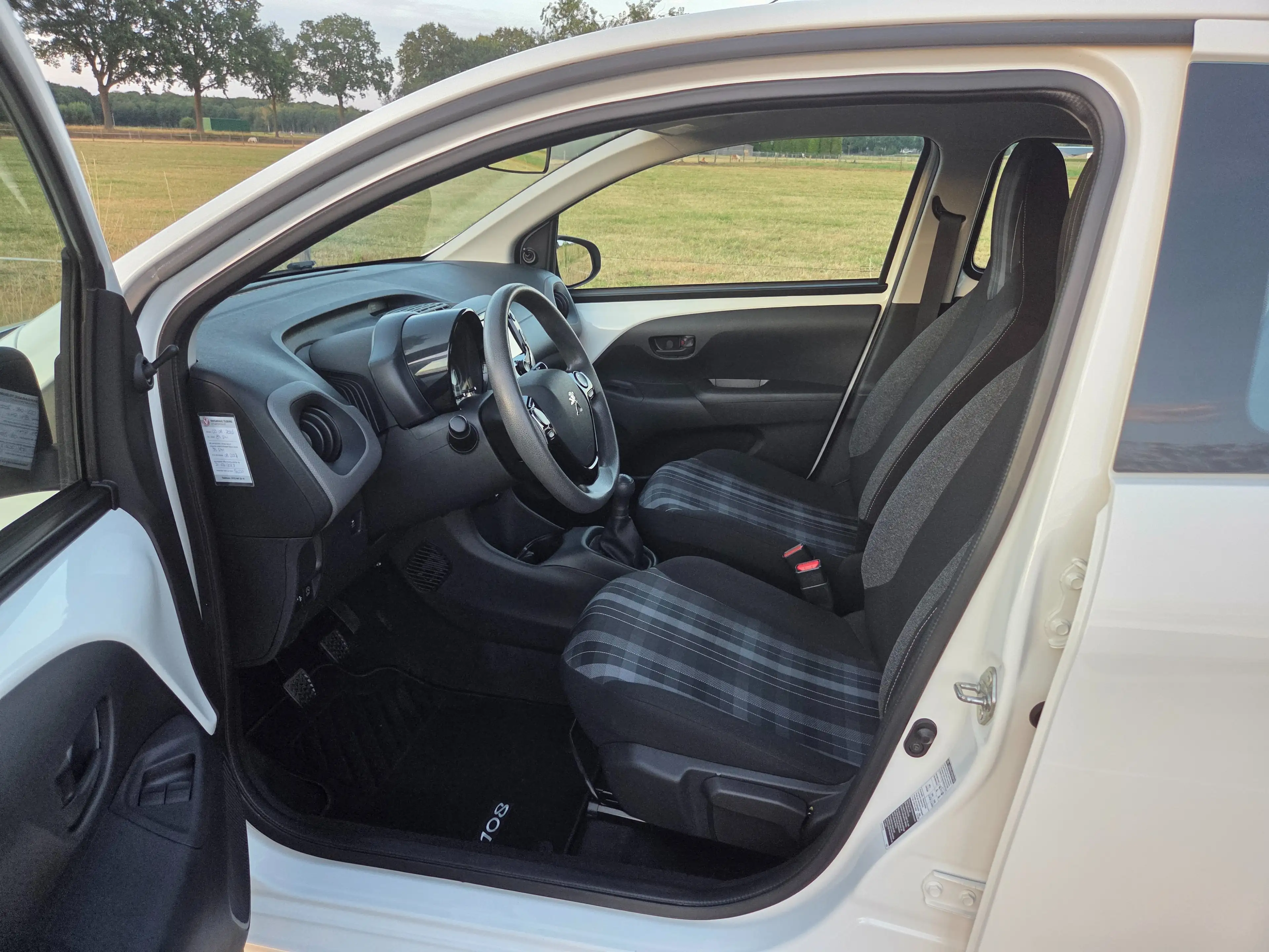 Peugeot 108 1.0 e-VTi Active — photo 6