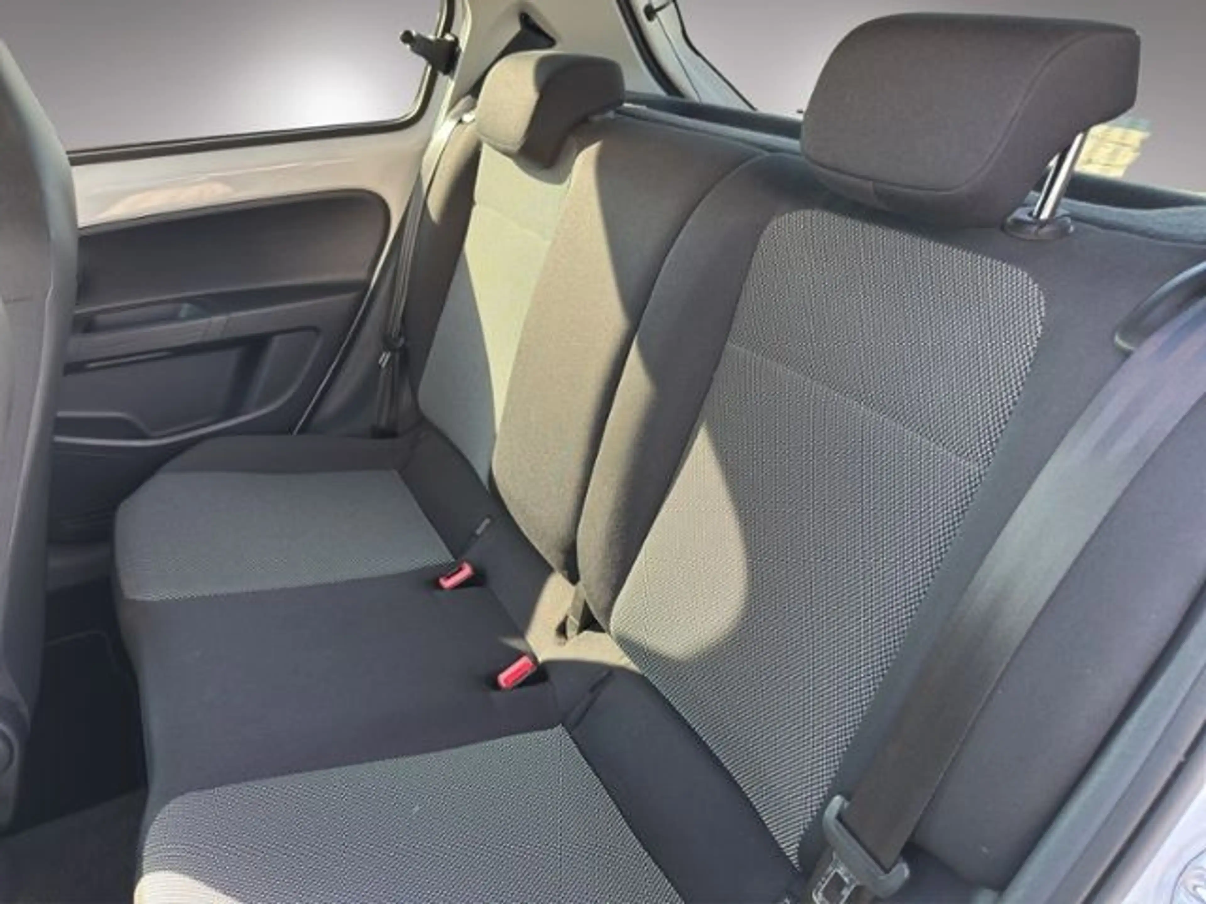 SEAT Mii 1,0 75PS Chic SHZ/PDC — photo 13