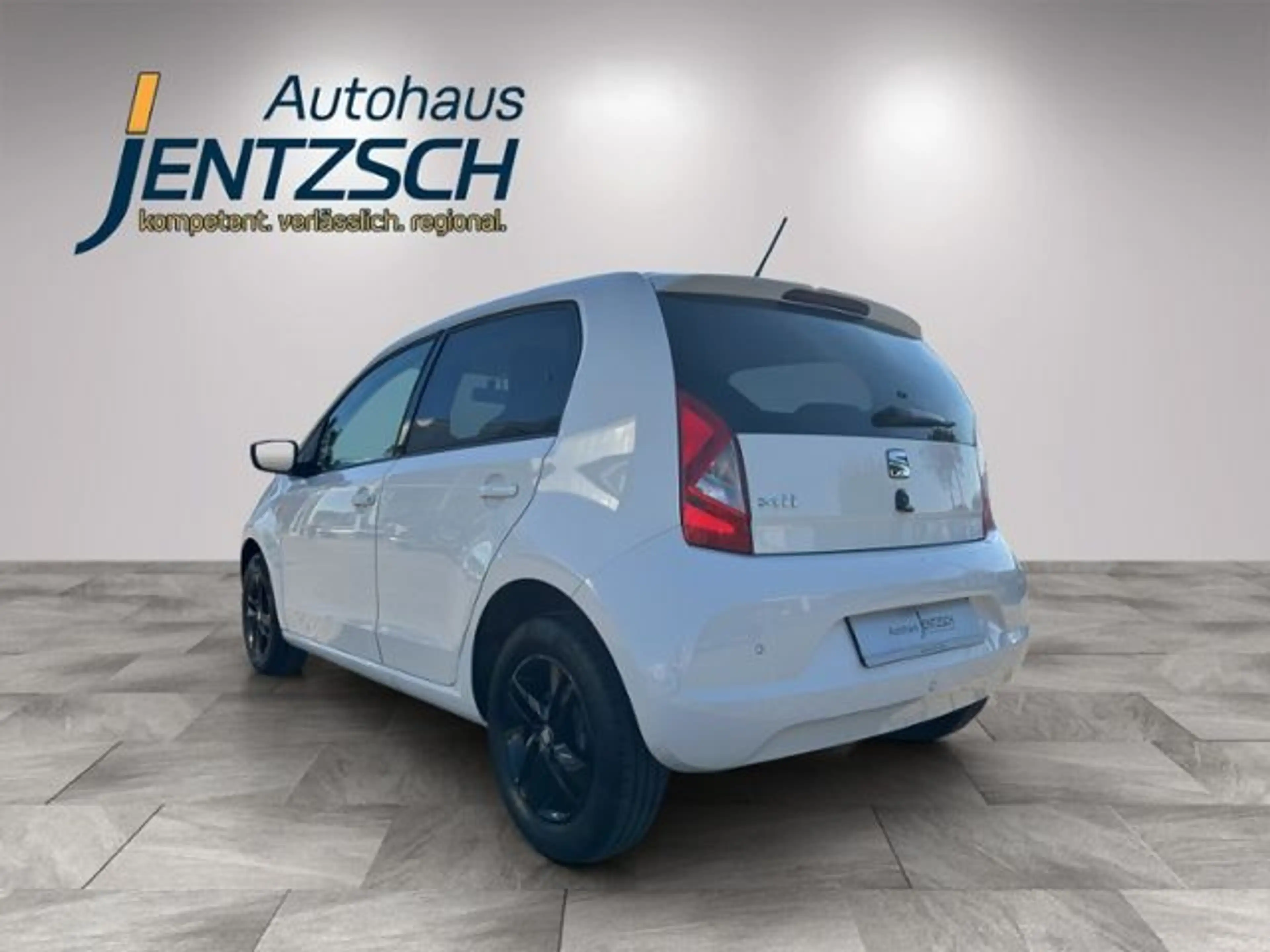 SEAT Mii 1,0 75PS Chic SHZ/PDC — photo 4