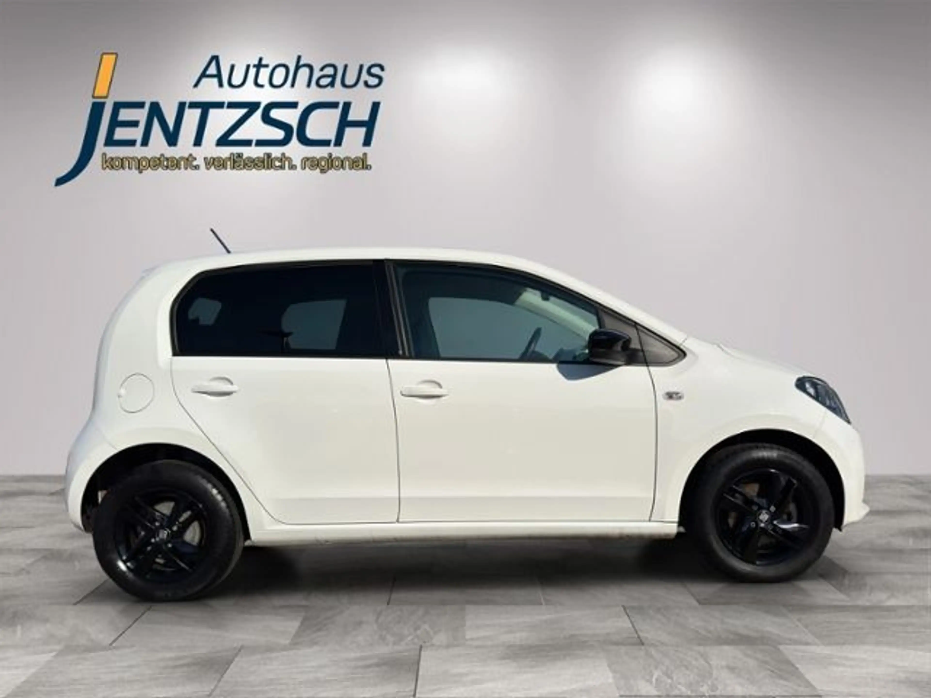 SEAT Mii 1,0 75PS Chic SHZ/PDC — photo 7