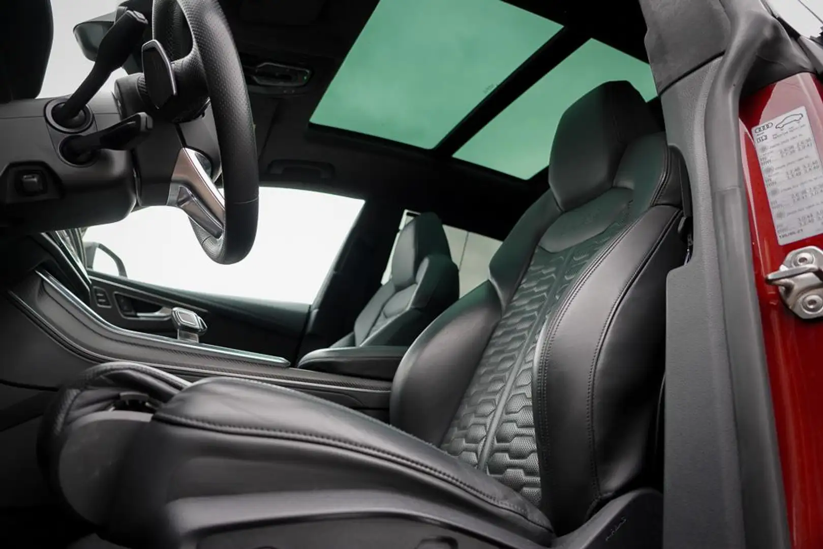 Audi RS Q8 4.0 TFSI Q8 quattro / Keramisch / Mat PPF / Pano / Rot - 2