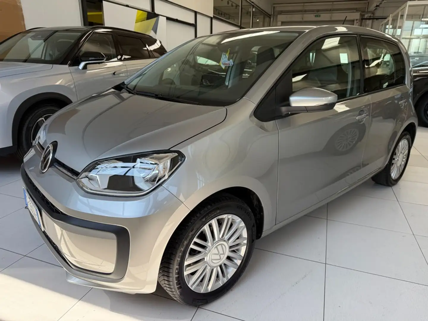 Volkswagen up! 5 Porte 1.0 eco Move up! Grey - 1