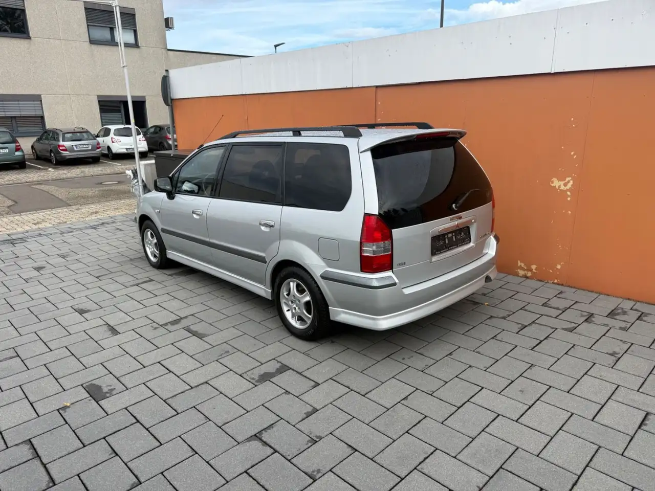 Mitsubishi Space Wagon 2,4 GDI Motion Plus, foto 6