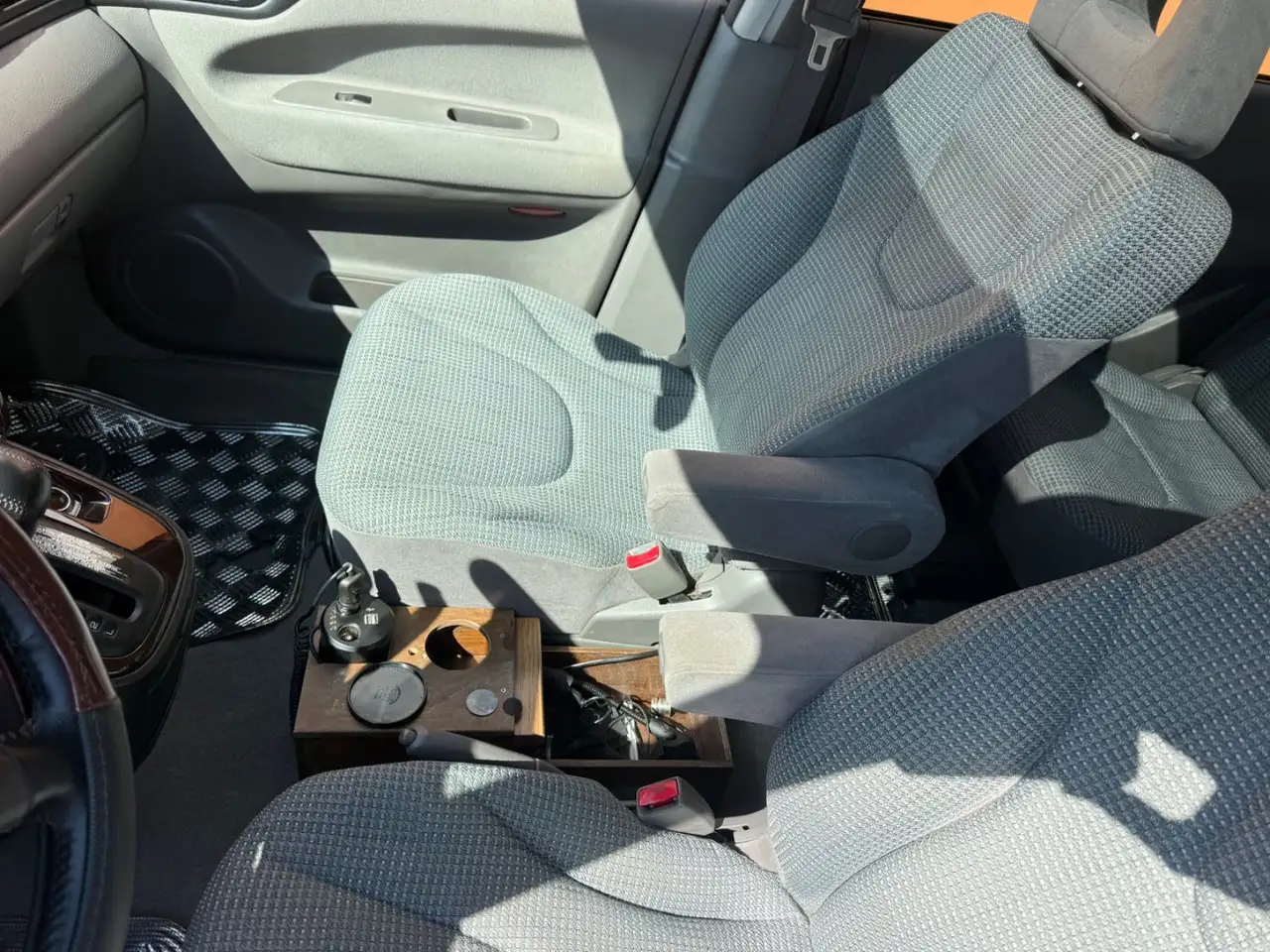Mitsubishi Space Wagon 2,4 GDI Motion Plus, foto 11