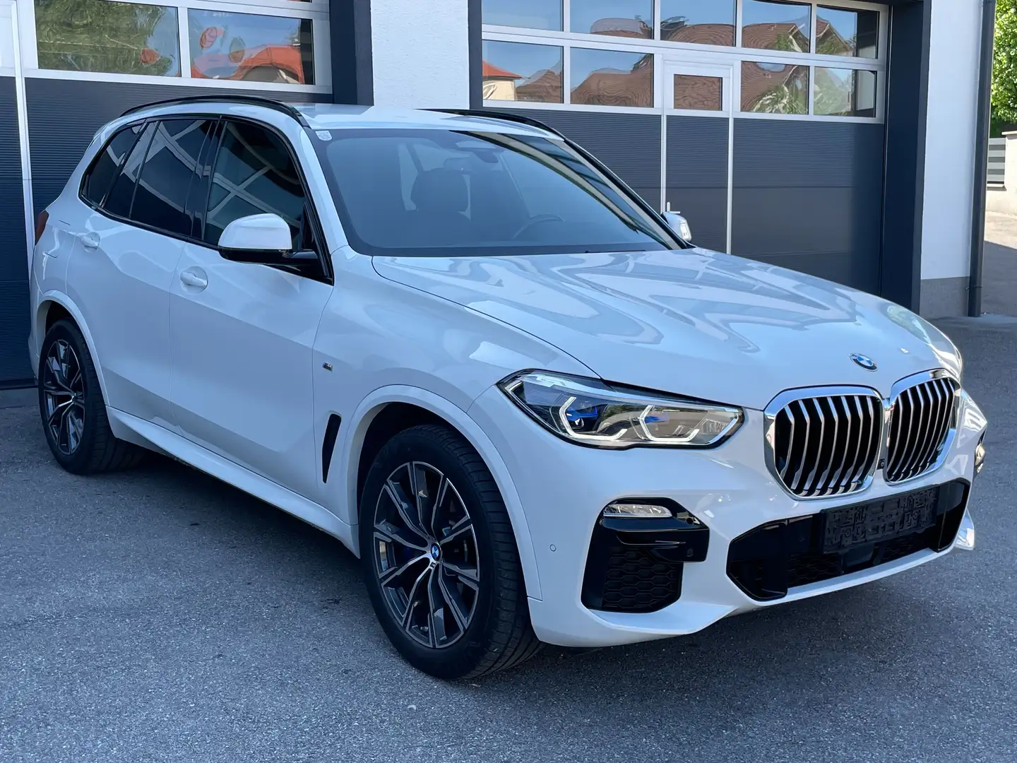 BMW X5 xD 30d M-Sport*ACC*HUD*LASER*LUFT*GEST*KEYL*SFTCLO Weiß - 2