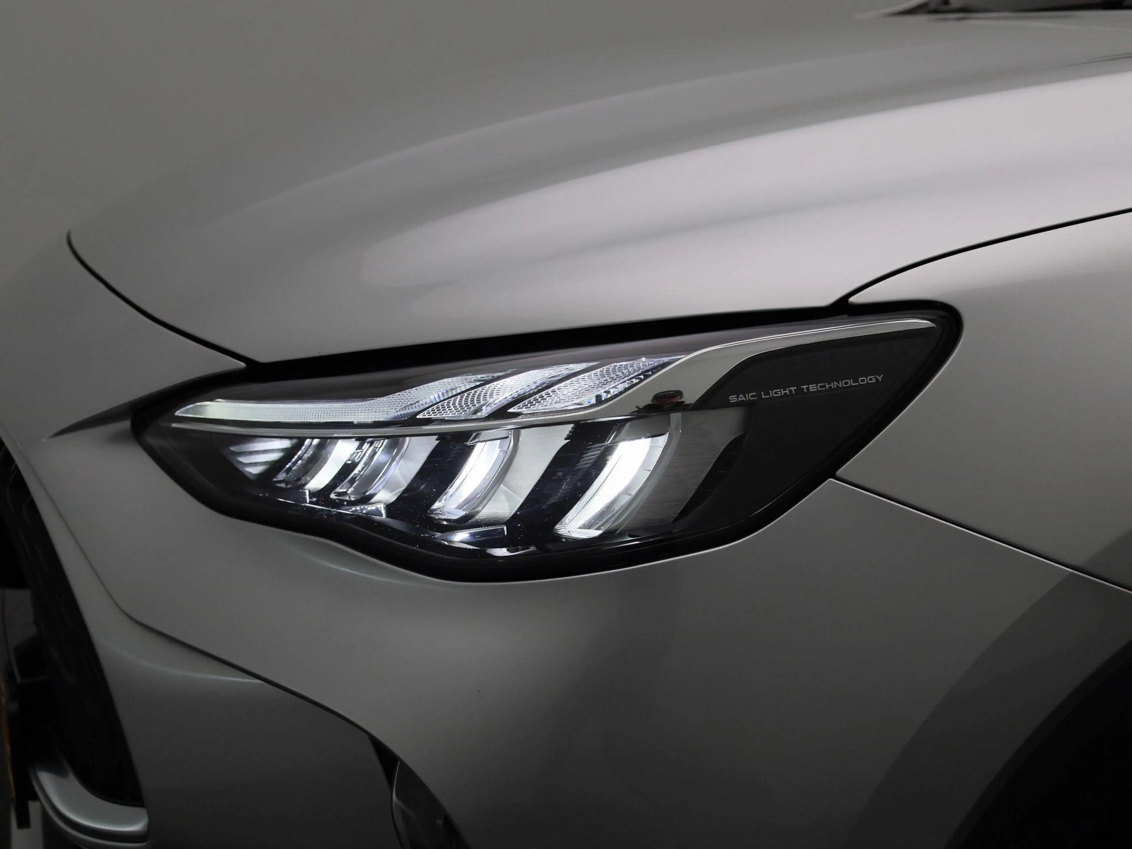 MG EHS 1.5 TGDI Luxury — photo 13