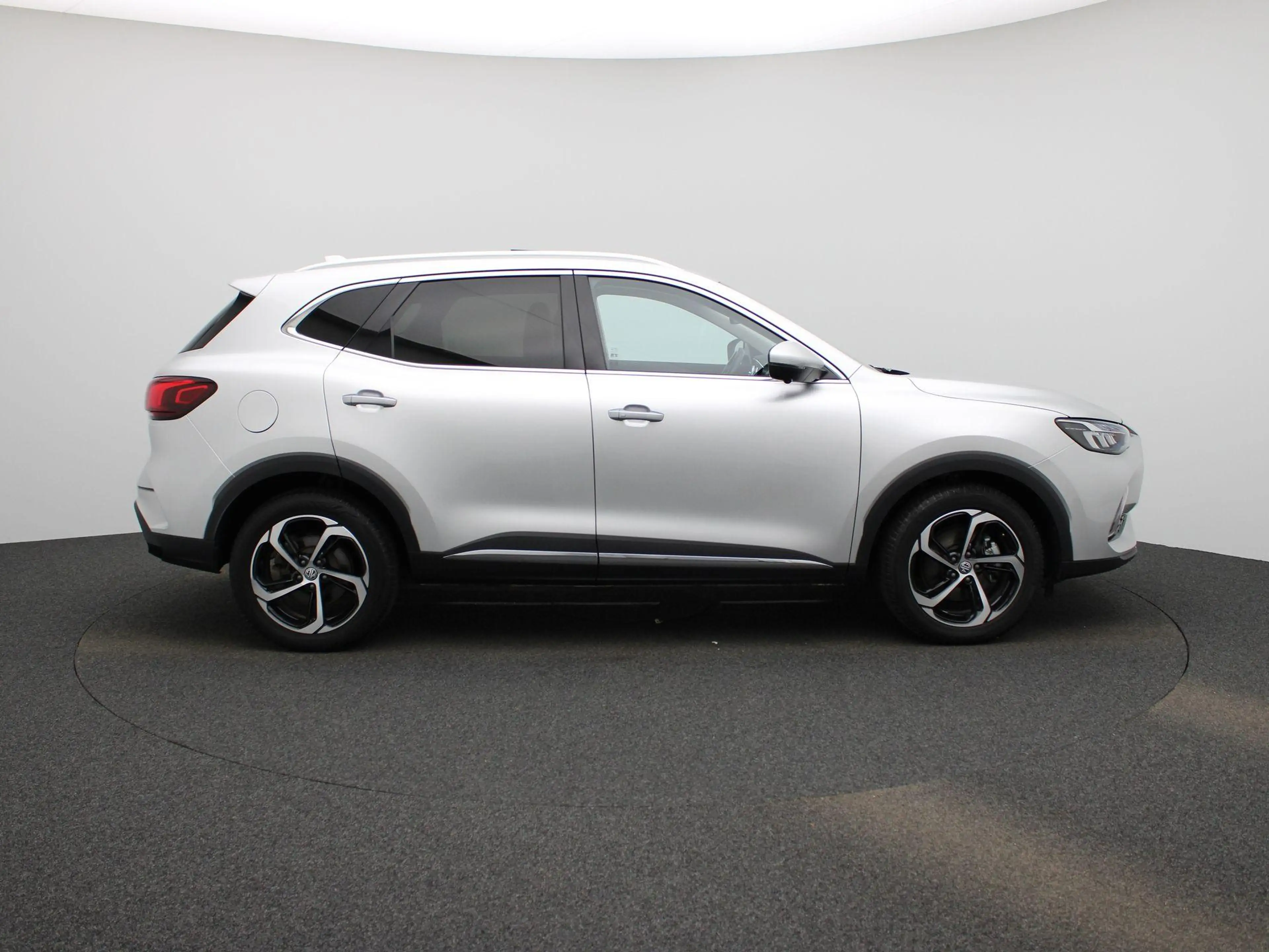 MG EHS 1.5 TGDI Luxury — photo 6