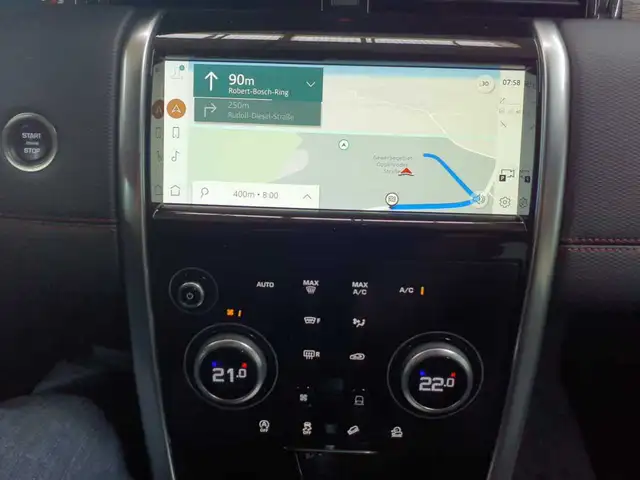 Land Rover Discovery view 12
