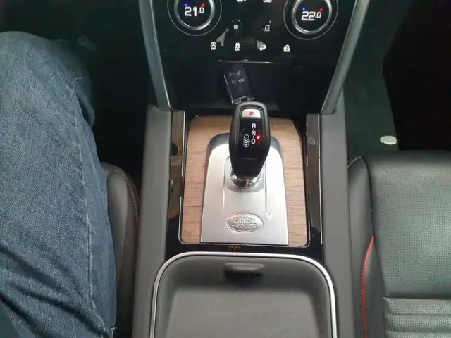 Land Rover Discovery view 10