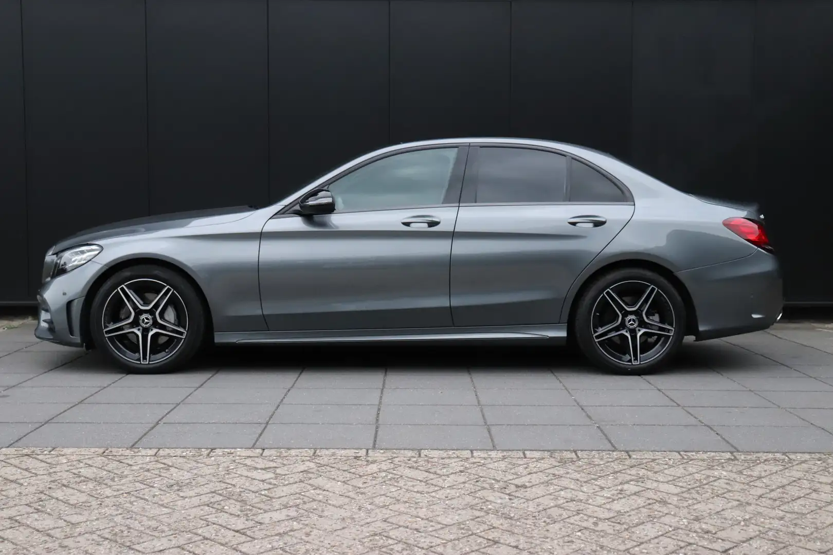 Mercedes-Benz C 180 AMG LINE | PANO | STOELVERW. | HALF LEDER | LED | Grijs - 2