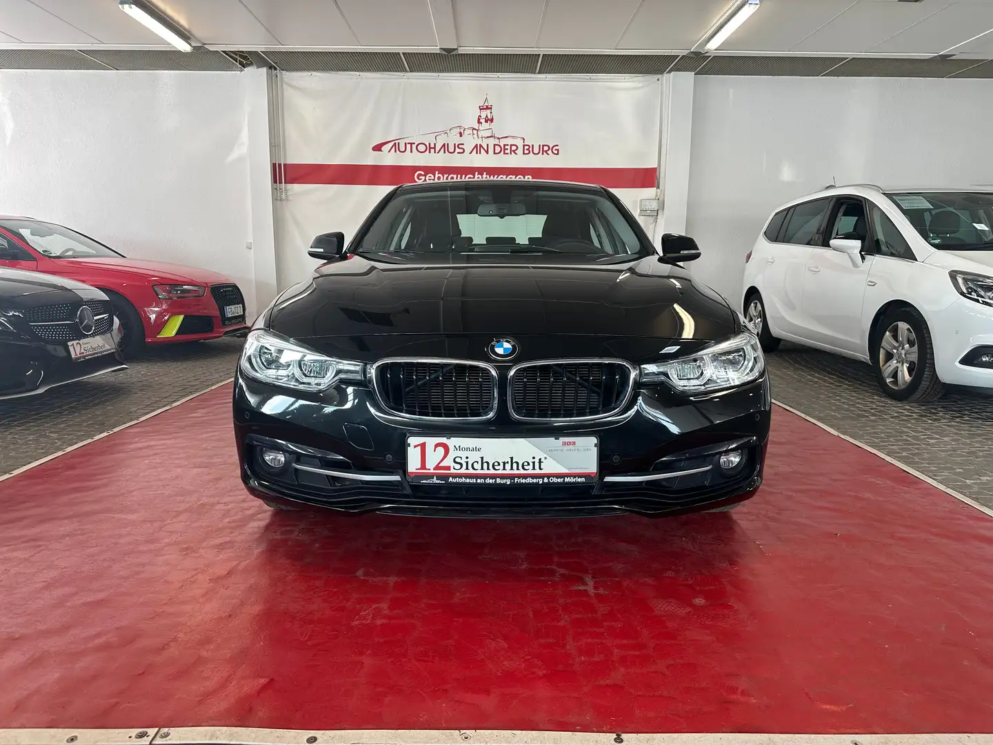 BMW 318 i Sport Line Zwart - 2