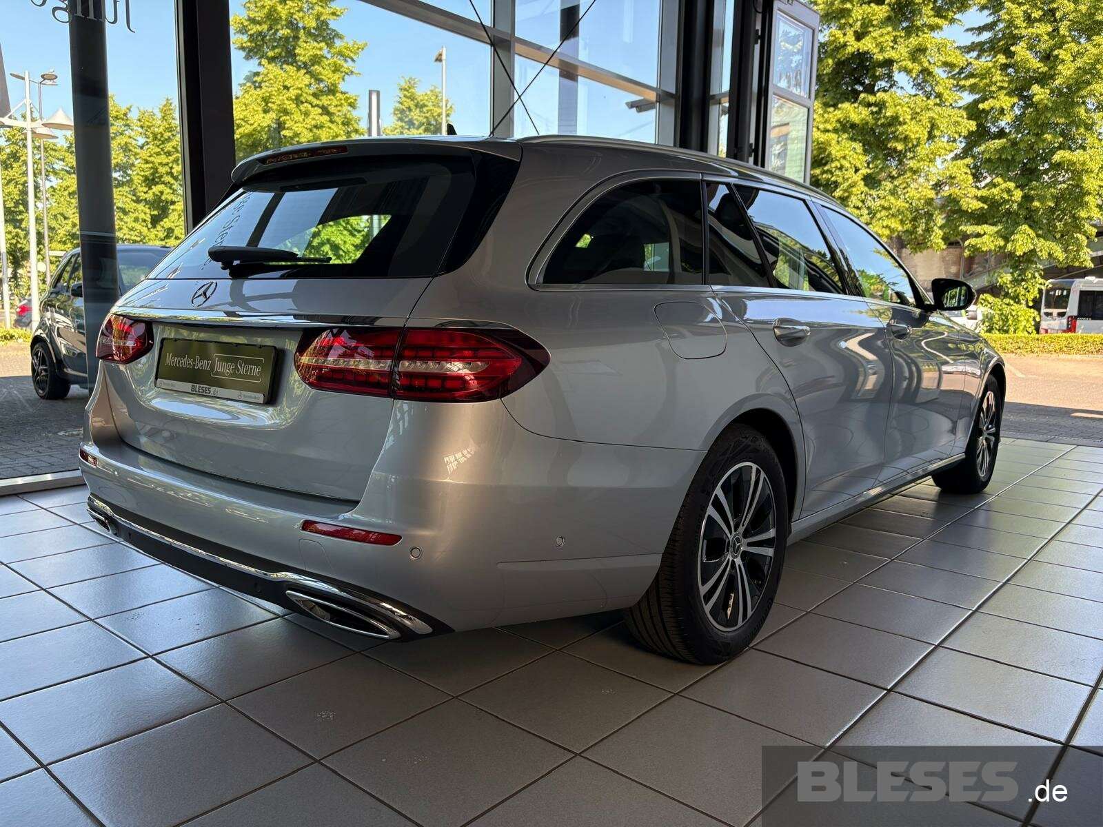 Mercedes-Benz E 220