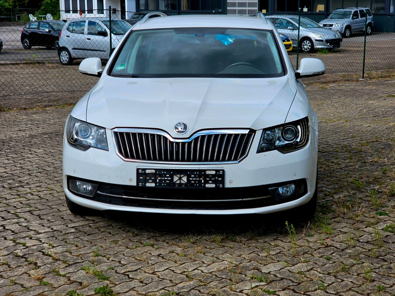 Skoda Superb 2.0 TDI 125 Green t DSG 4x4 Excl. Combi — photo 2