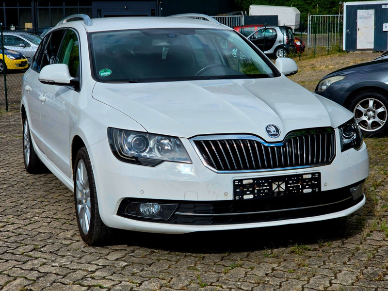 Skoda Superb 2.0 TDI 125 Green t DSG 4x4 Excl. Combi — photo 4
