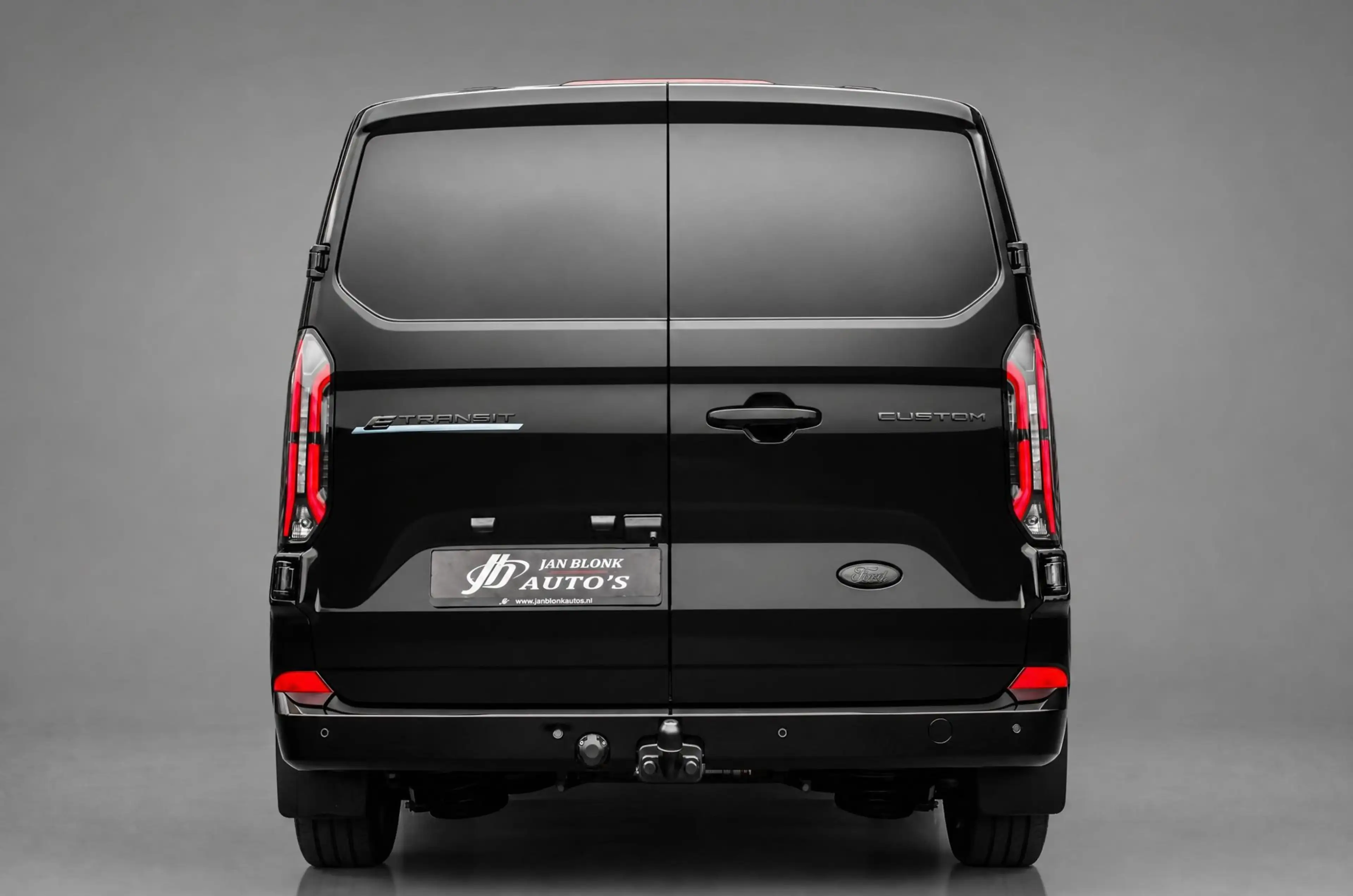 Ford E-Transit Cust. 340 L2H1 Limited 71kWh 218PK / 360 CAMERA / — photo 10