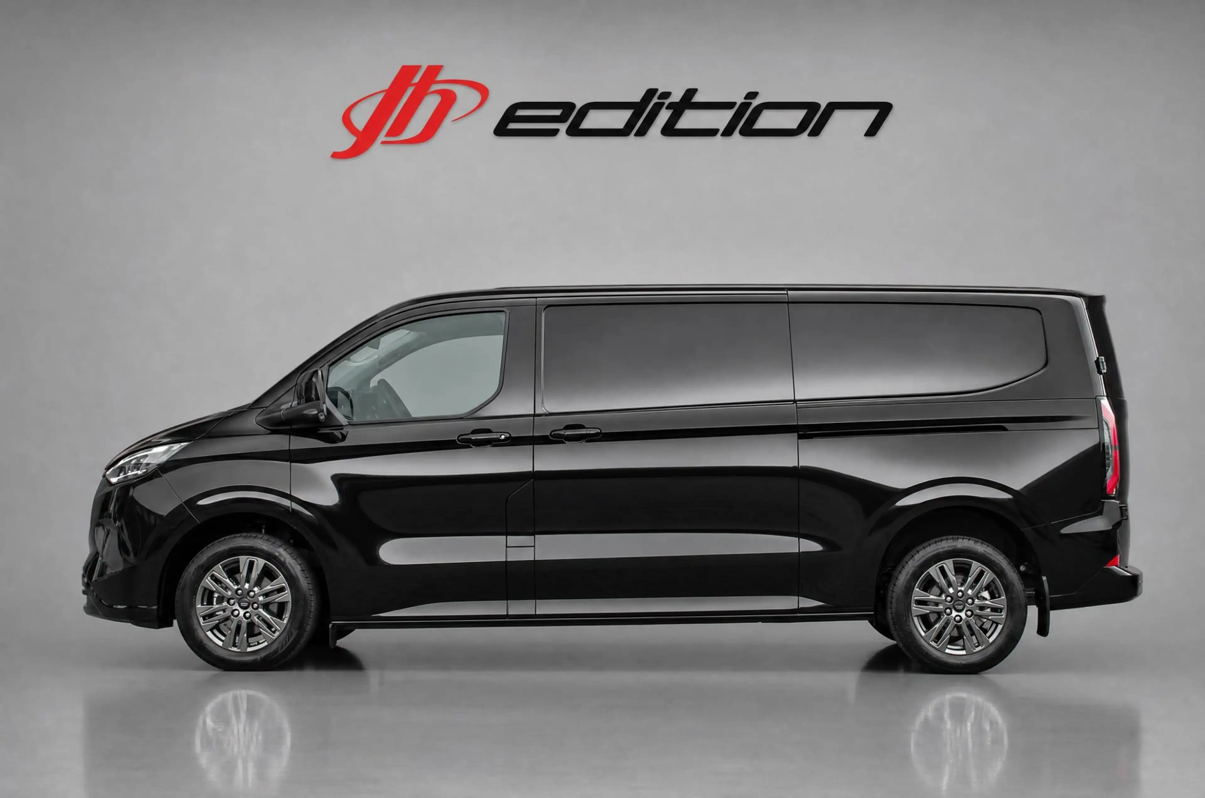 Ford E-Transit Cust. 340 L2H1 Limited 71kWh 218PK / 360 CAMERA / — photo 5