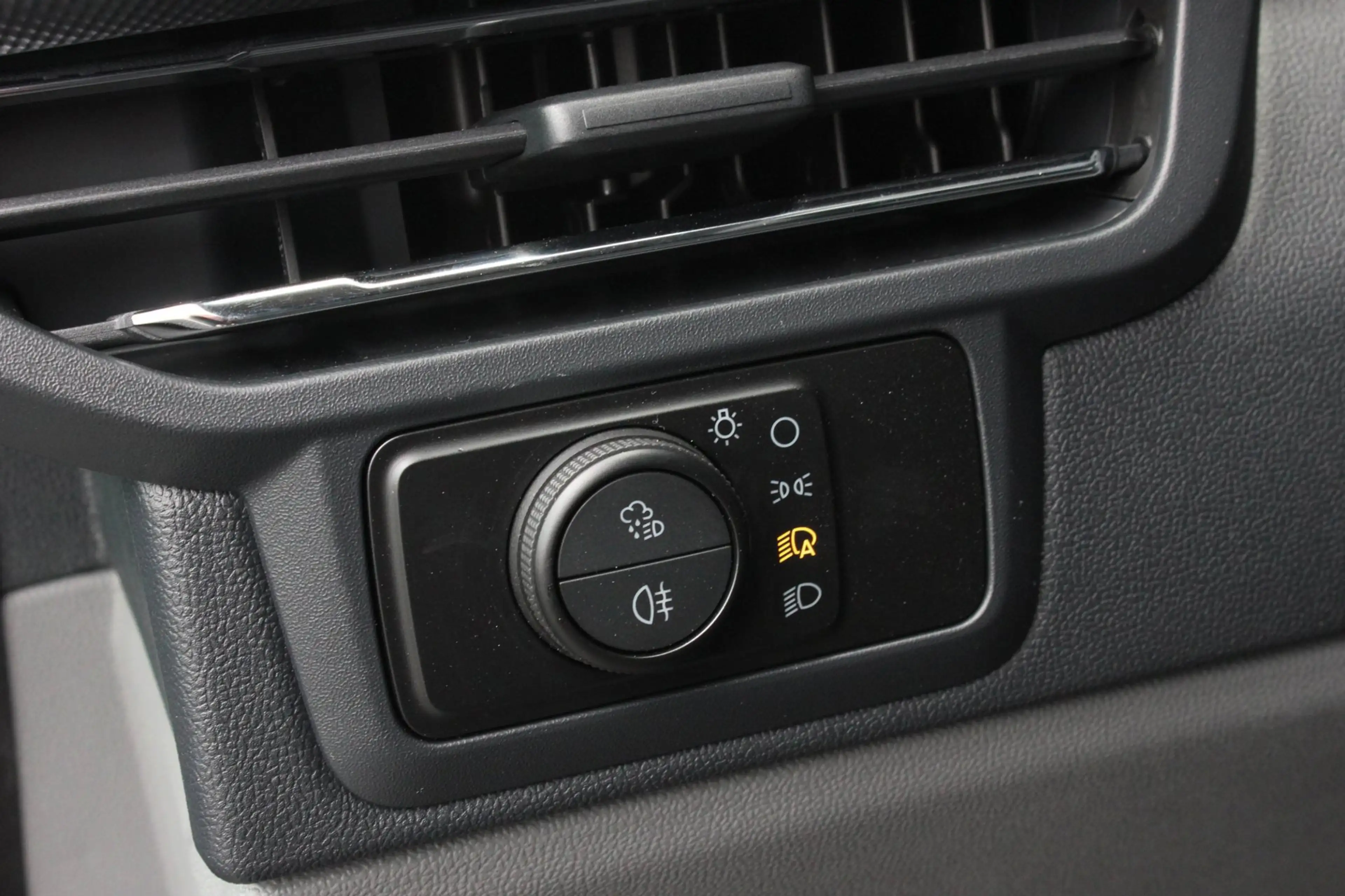 Ford E-Transit Cust. 340 L2H1 Limited 71kWh 218PK / 360 CAMERA / — photo 21