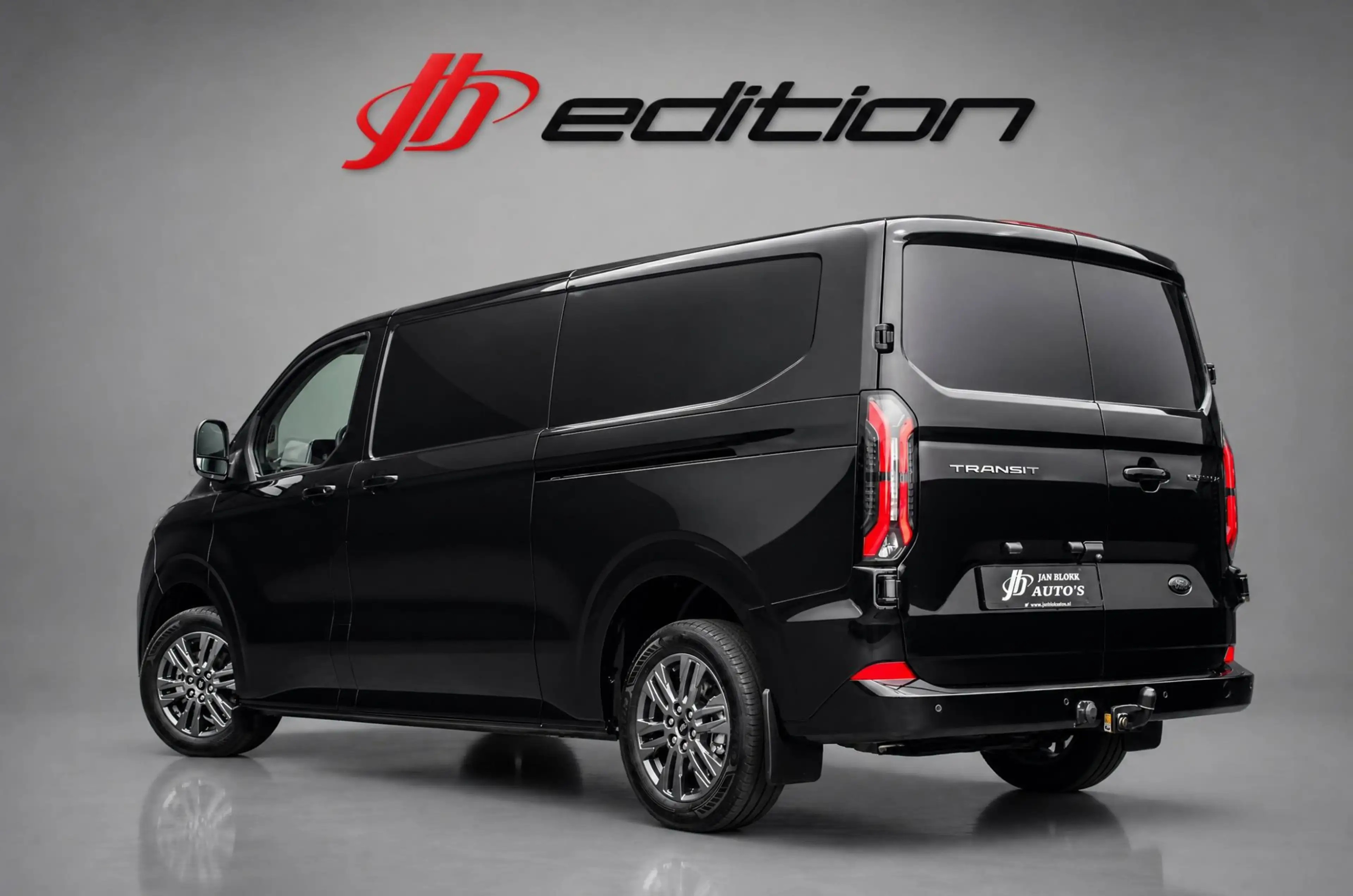 Ford E-Transit Cust. 340 L2H1 Limited 71kWh 218PK / 360 CAMERA / — photo 4
