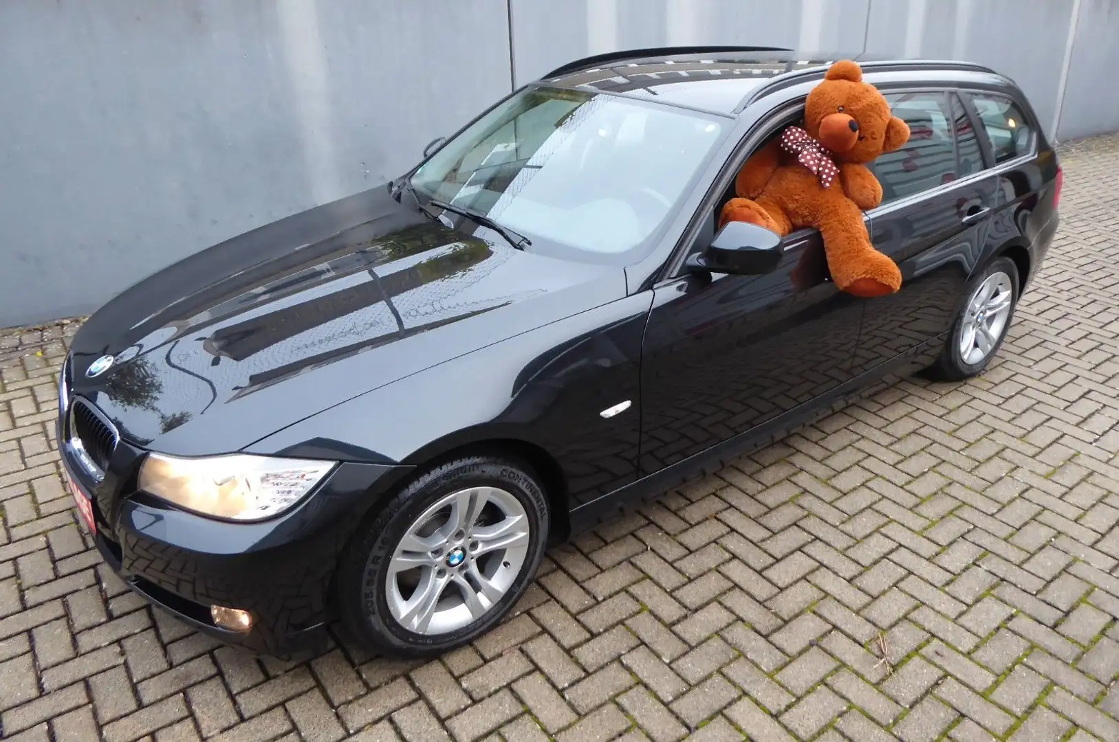 BMW 318 i Touring 1.Hand Zwart - 2