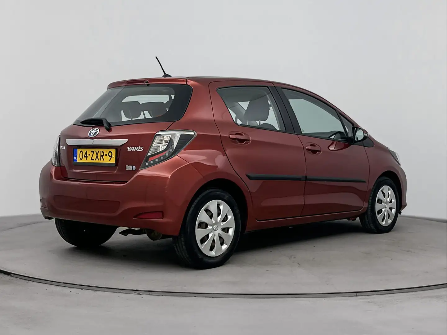 Toyota Yaris 1.5 Full Hybrid Aspiration | Navigatie | Parkeerca Rouge - 2