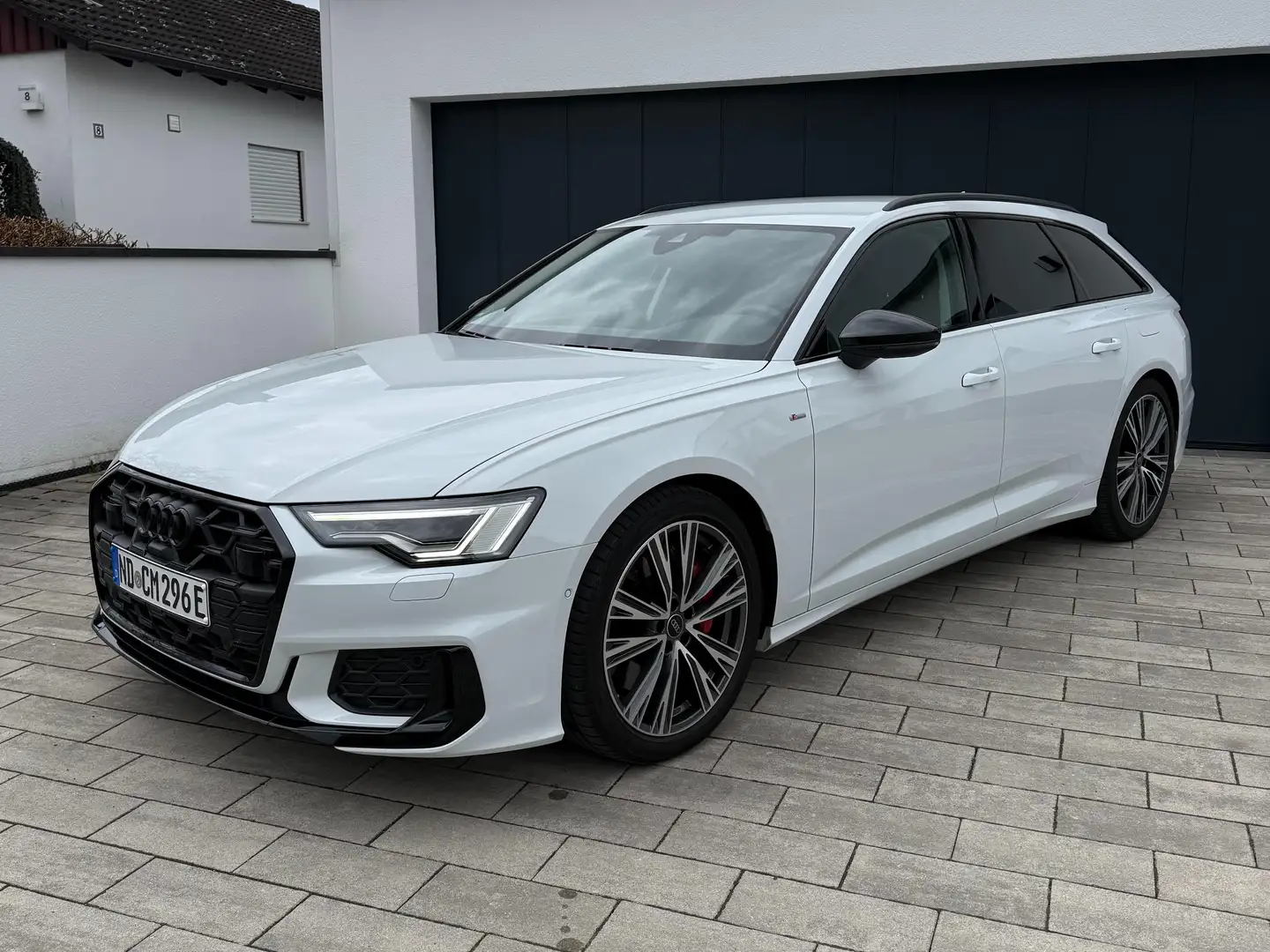 Audi A6 A6 Avant Avant 55 TFSI e quattro S tronic line Weiß - 1