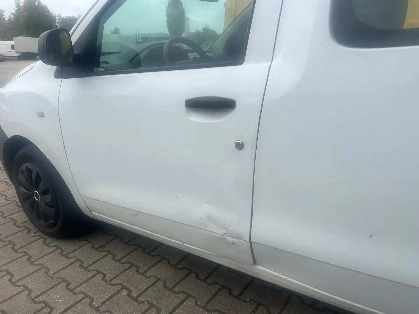 Dacia Dokker Access 1.6 SCe KAT 5-Sitzer Weiß - 2