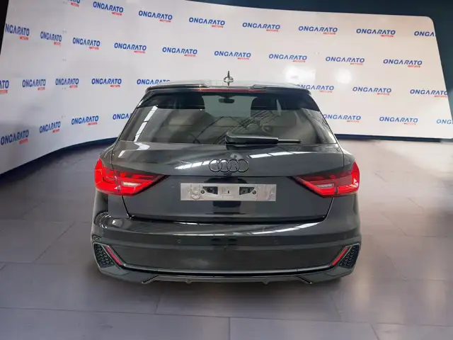 Audi A1 view 3