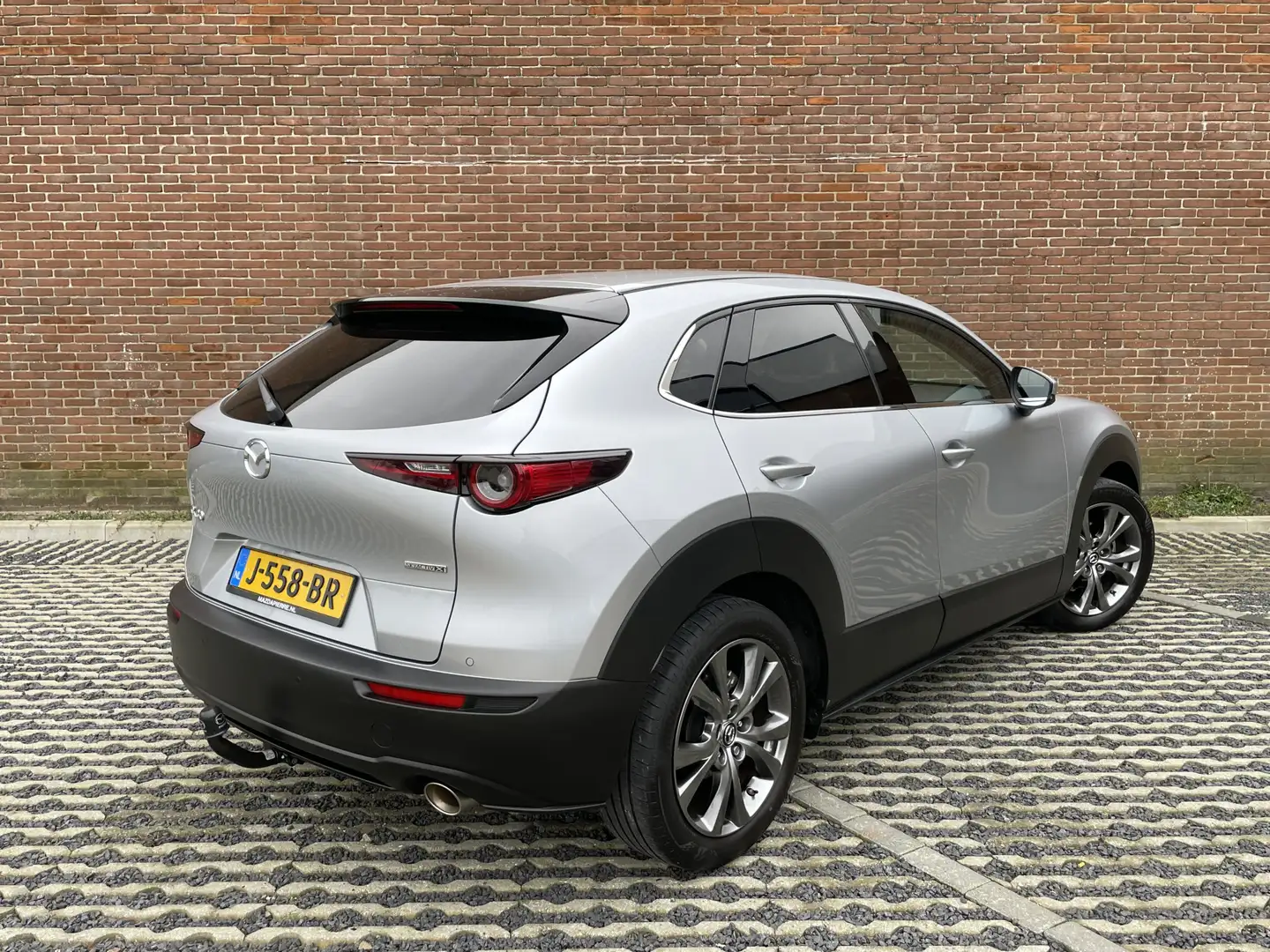 Mazda CX-30 2.0 e-SkyActiv-X 180 M Hybrid Luxury | LEDER | BOS Grijs - 2