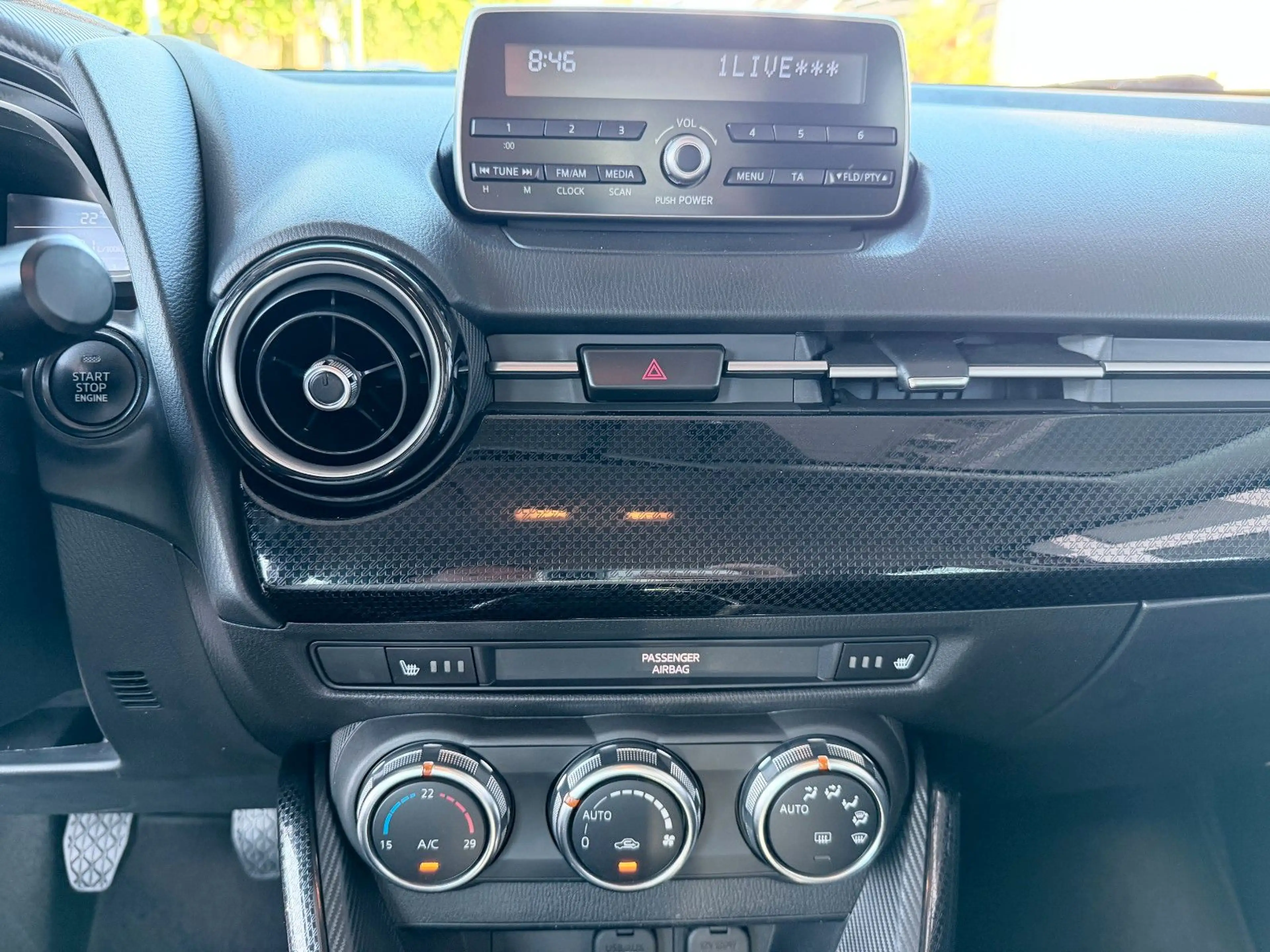 Mazda 2 Lim. Center-Line Klimaaut./Bluettoh/PDC — photo 15