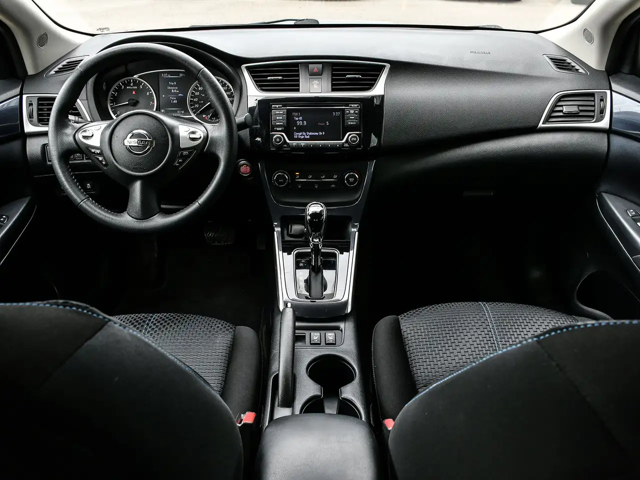 Nissan Sentra fotografie Nissan Sentra