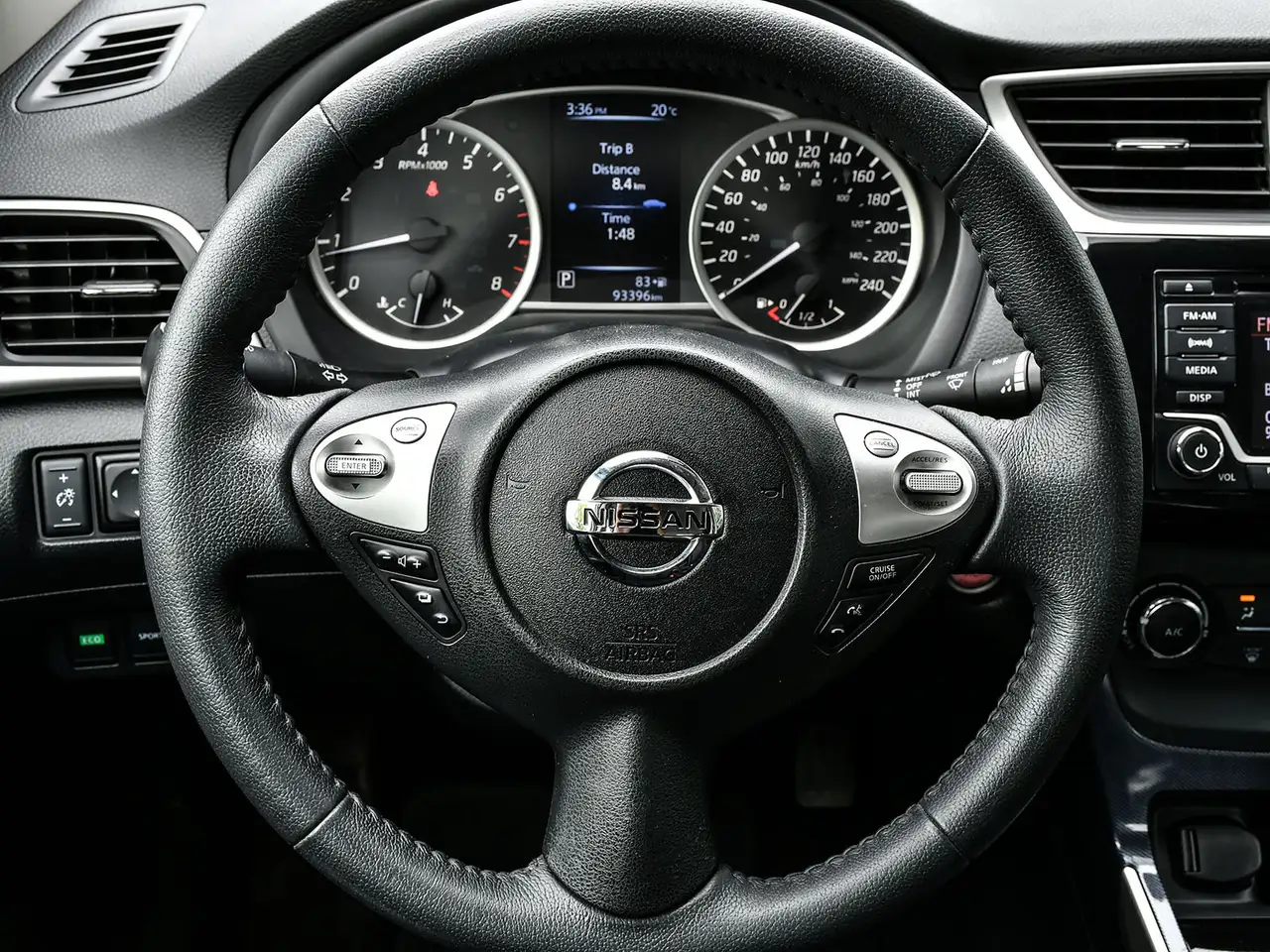 Nissan Sentra fotografie Nissan Sentra