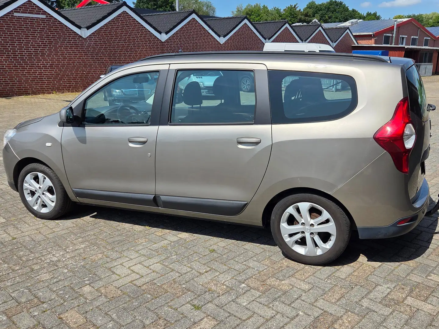 Dacia Lodgy Prestige Gold - 1