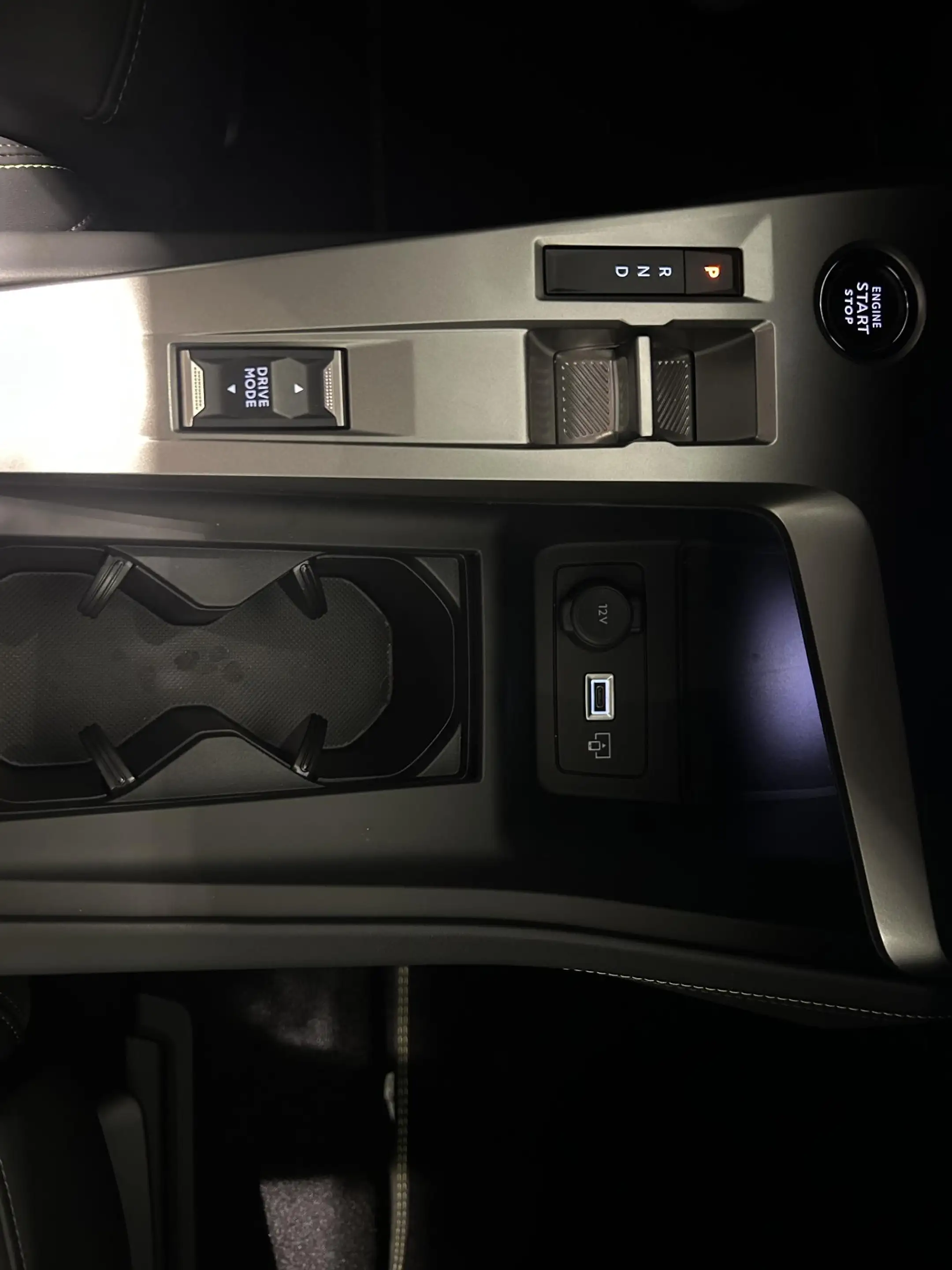 Peugeot 408 e-408 GT Avantage 58 kWh | PANORAMADAK | FOCAL HI- — photo 14