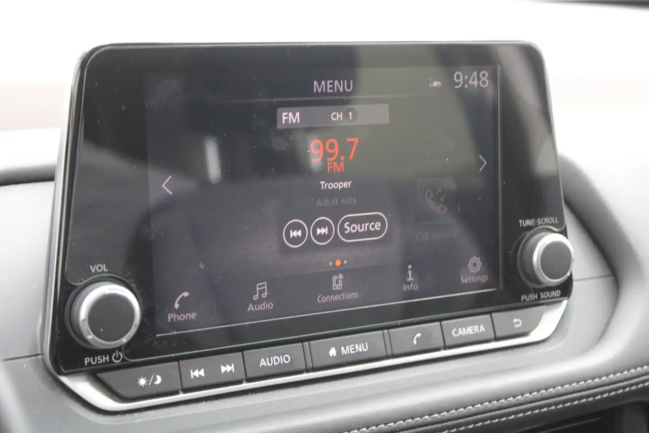 Nissan Rogue снимка Nissan Rogue