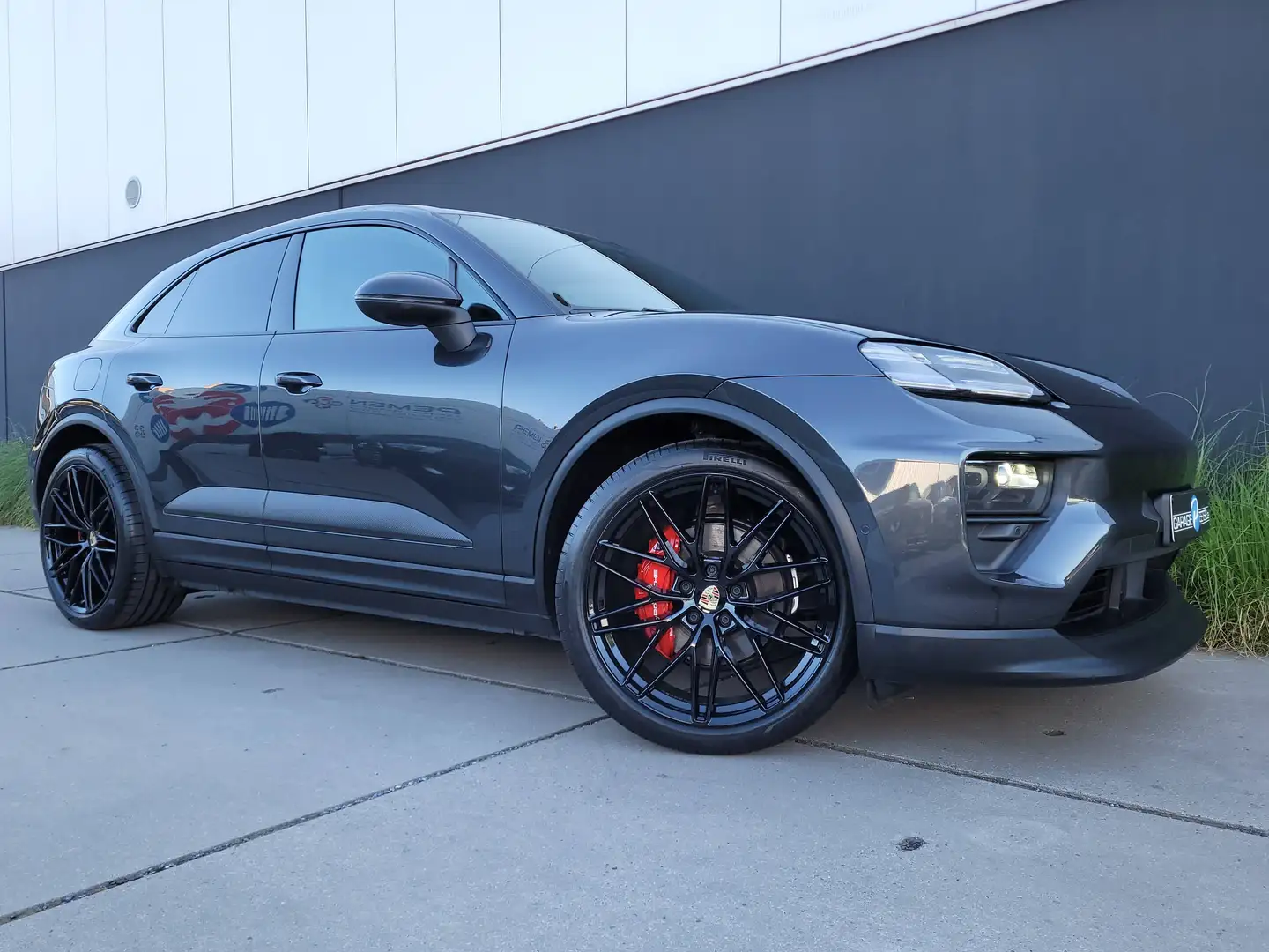 PORSCHE Macan