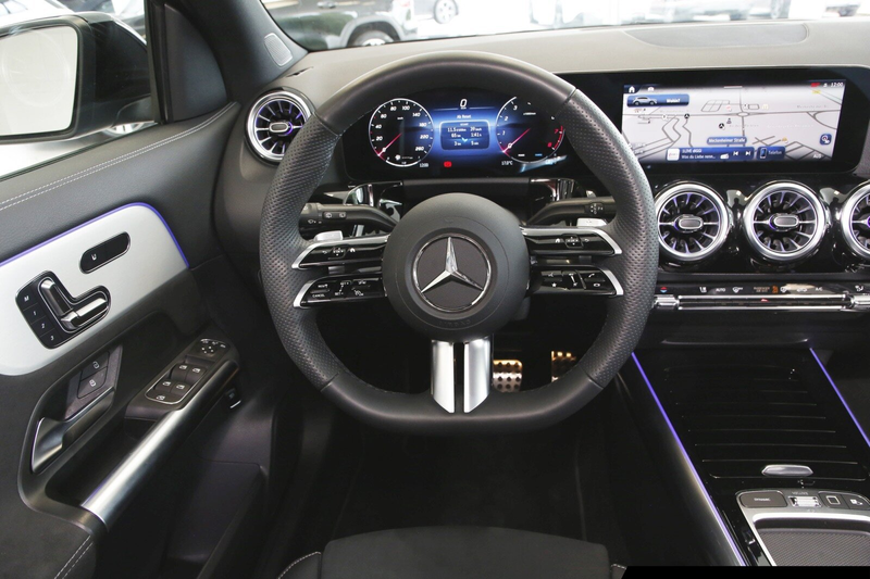 Mercedes-Benz GLA 220 GLA 220 4M AMG Line Night/AHK/Totw./Pano/360° LED — photo 12