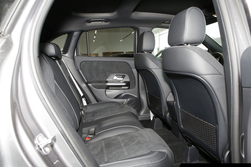 Mercedes-Benz GLA 220 GLA 220 4M AMG Line Night/AHK/Totw./Pano/360° LED — photo 9