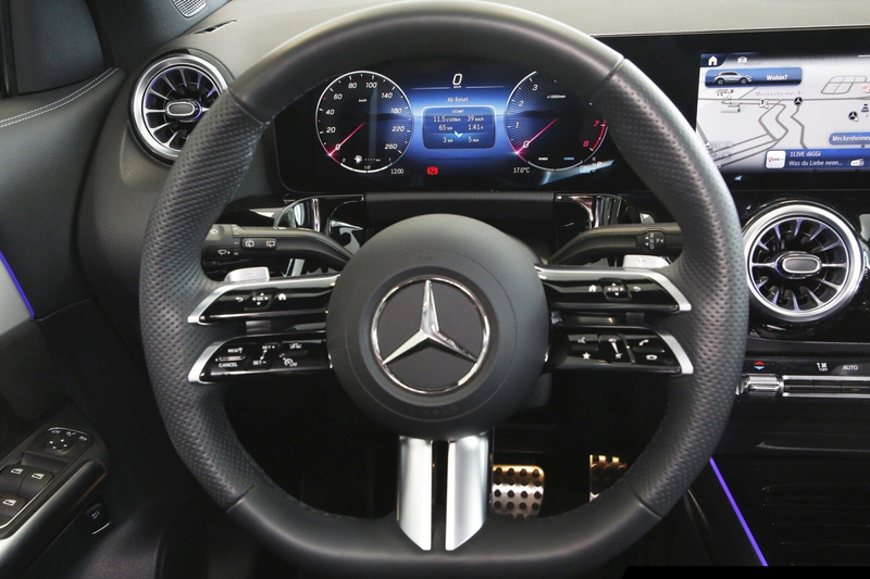 Mercedes-Benz GLA 220 GLA 220 4M AMG Line Night/AHK/Totw./Pano/360° LED — photo 13