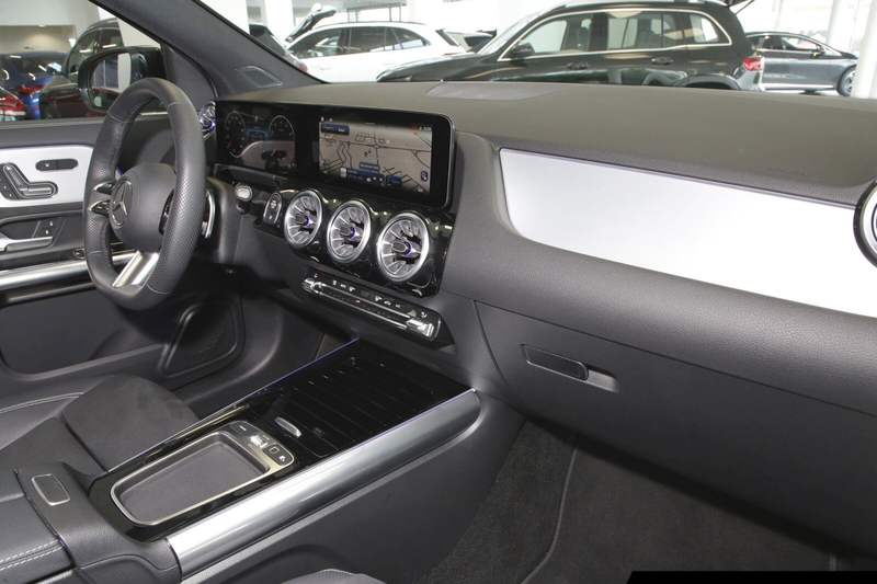 Mercedes-Benz GLA 220 GLA 220 4M AMG Line Night/AHK/Totw./Pano/360° LED — photo 7