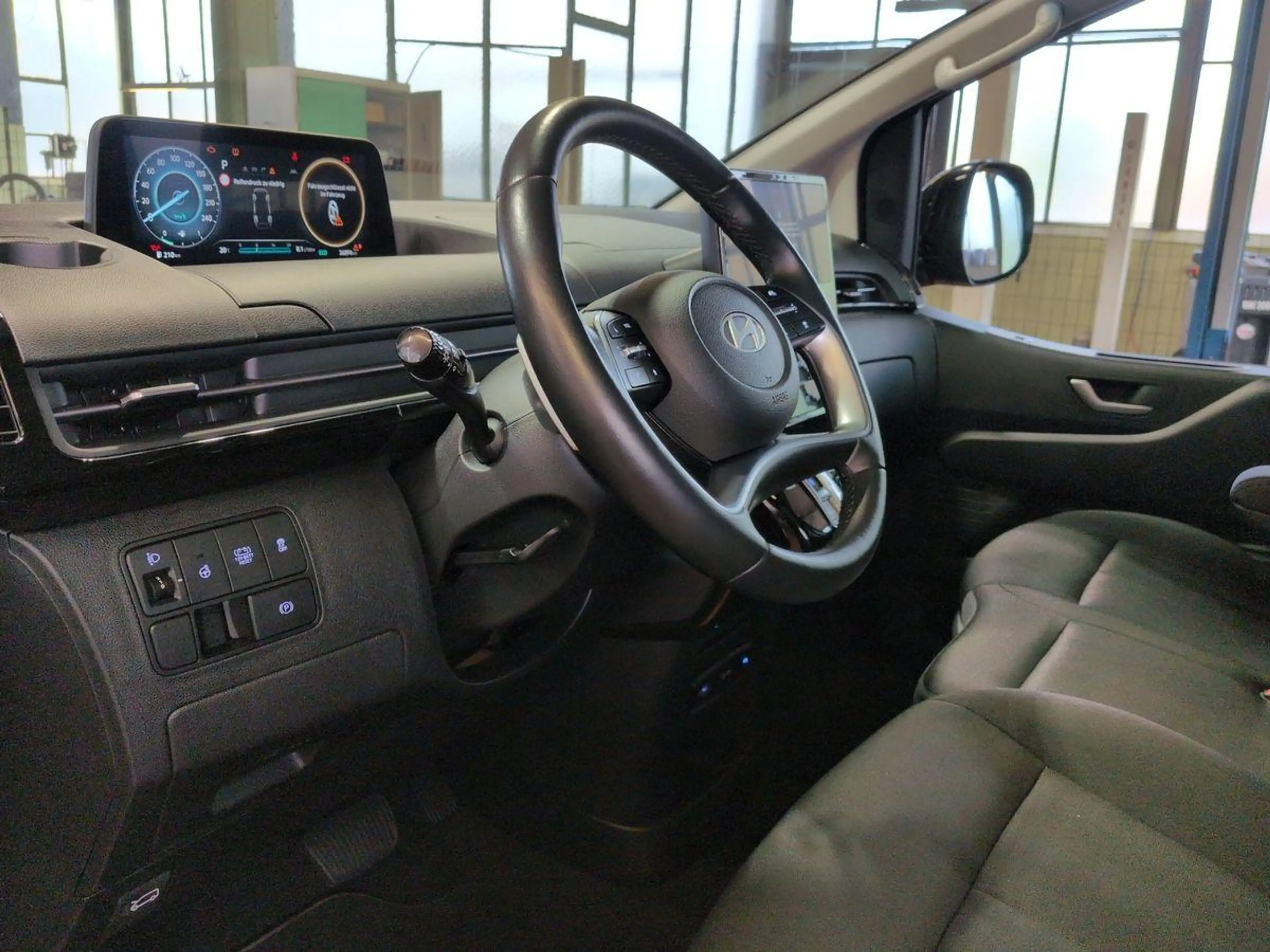 Hyundai STARIA Trend 1.6L / Easy Access-Paket / LED — photo 13