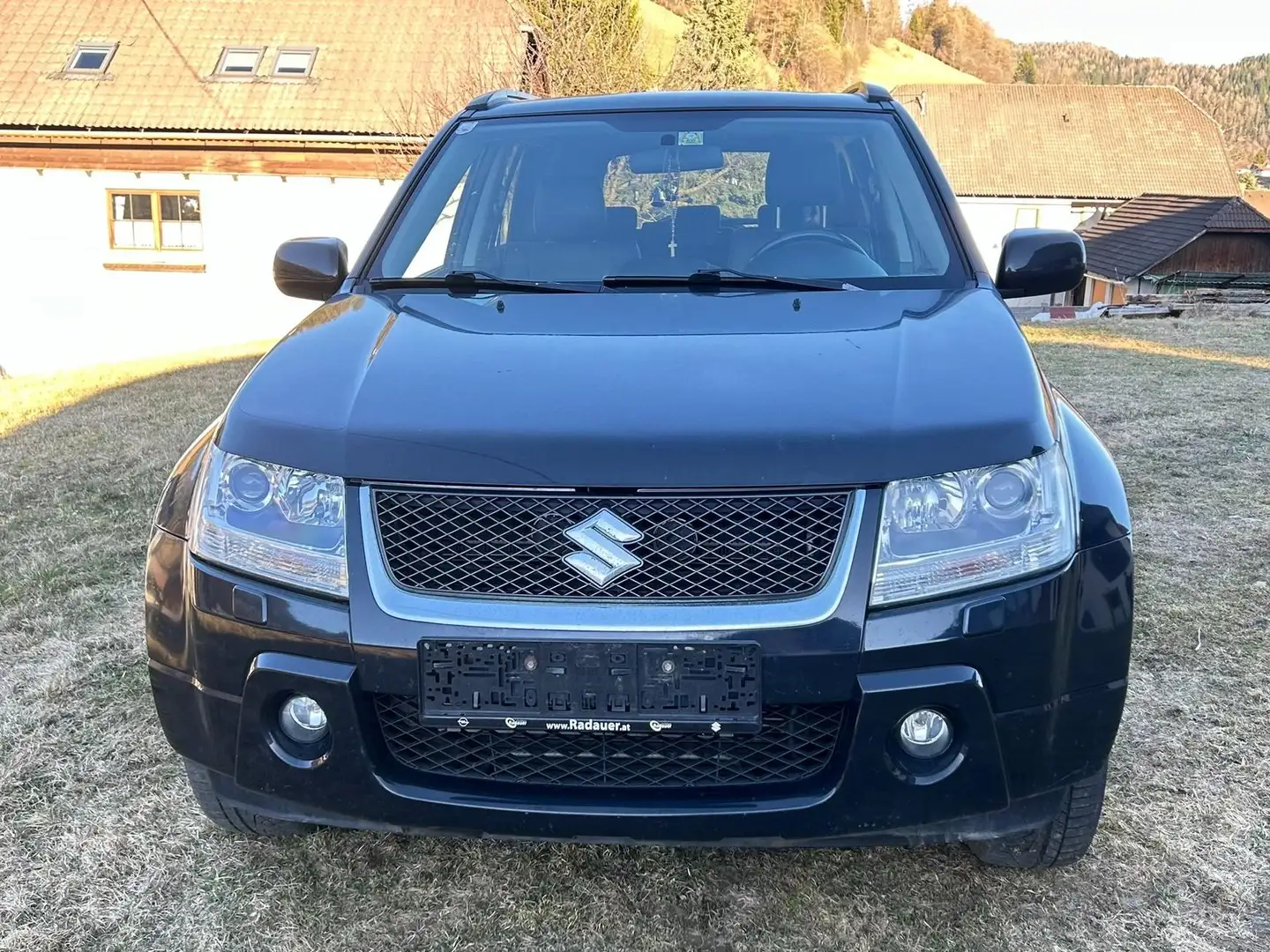 Suzuki Grand Vitara Grand Vitara 1,9 DDiS L4   L4 Schwarz - 2