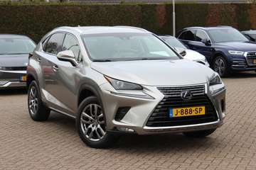 AWD Luxury Line / Dealer Onderhouden / Trekhaak /