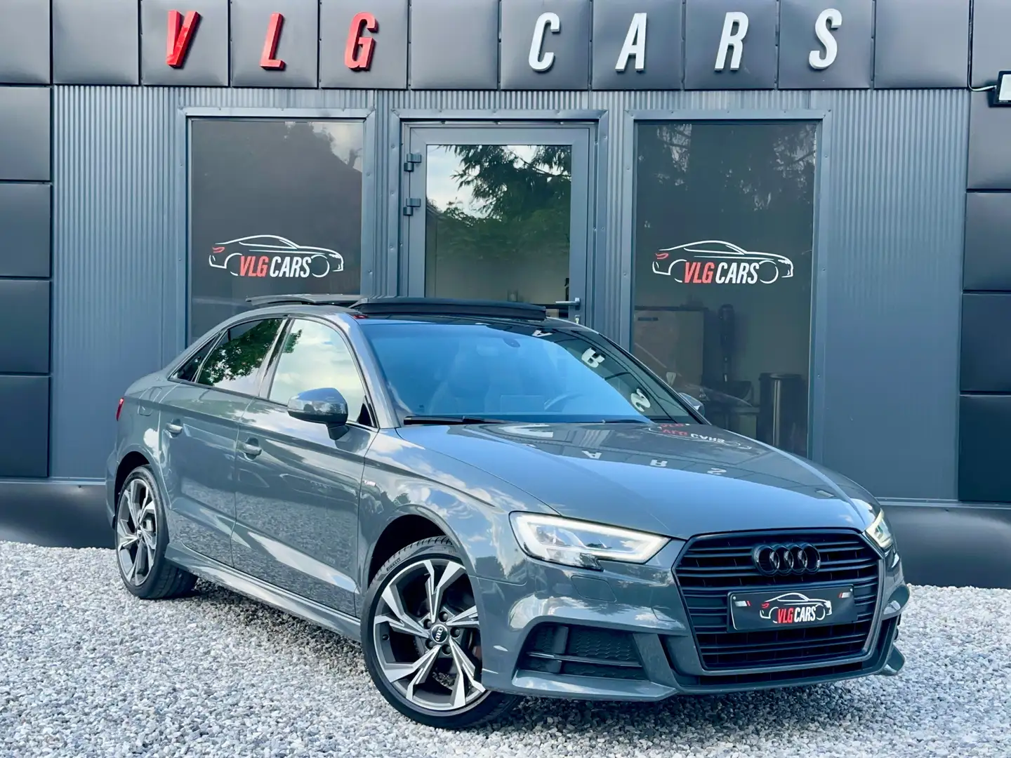 Audi A3 1.6 TDi S-Line S tronic * Pano * Automatique ** Grey - 1