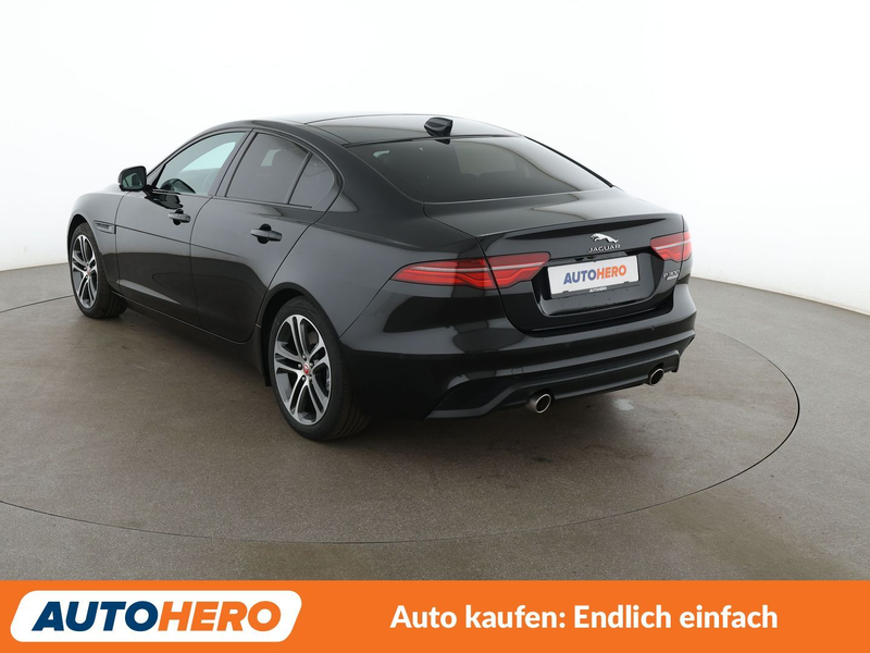 Jaguar XE 30t HSE AWD Aut.*NAVI*360CAM*LED*ACC*SHZ*PANO* — photo 4