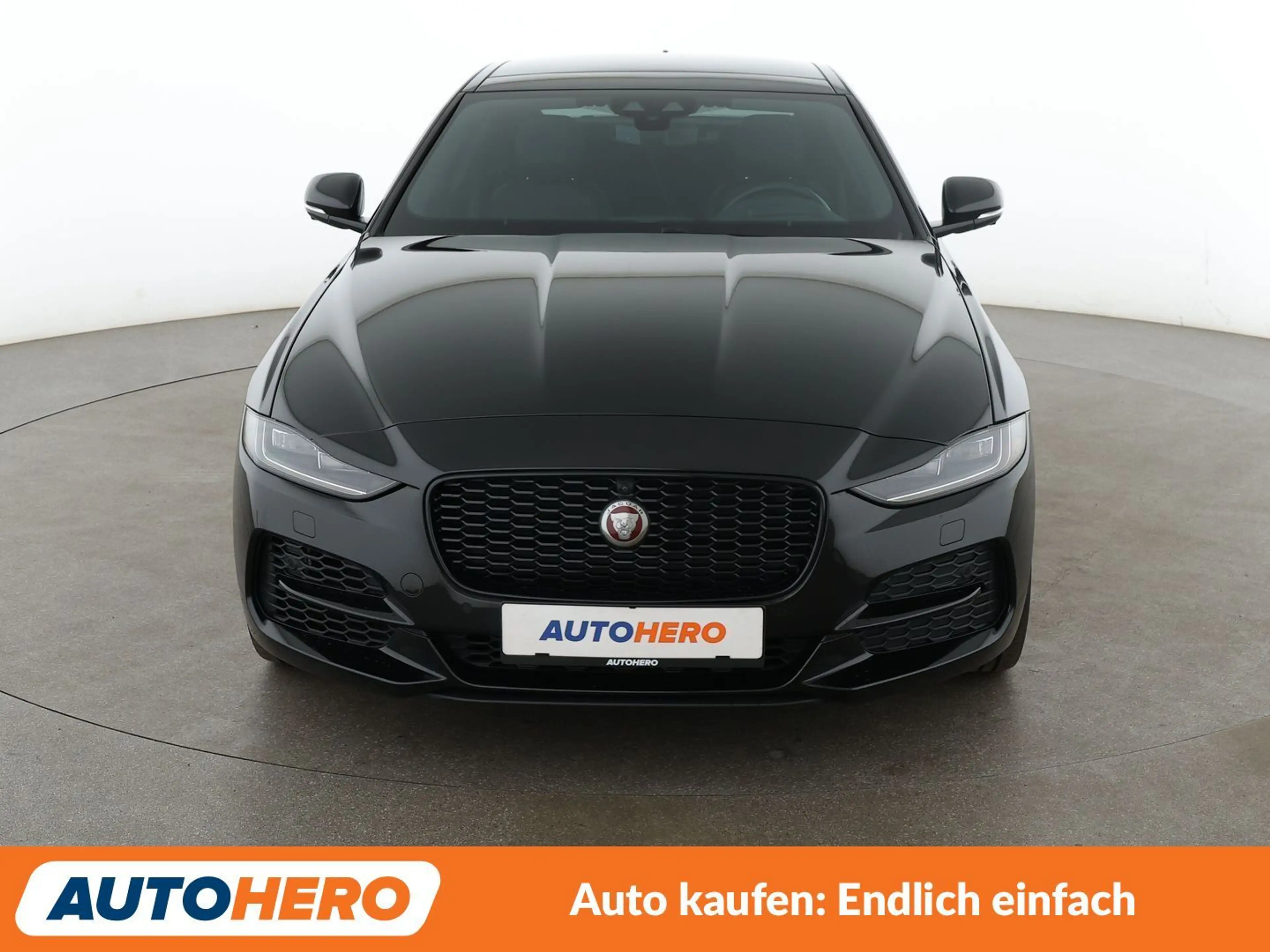 Jaguar XE 30t HSE AWD Aut.*NAVI*360CAM*LED*ACC*SHZ*PANO* — photo 9