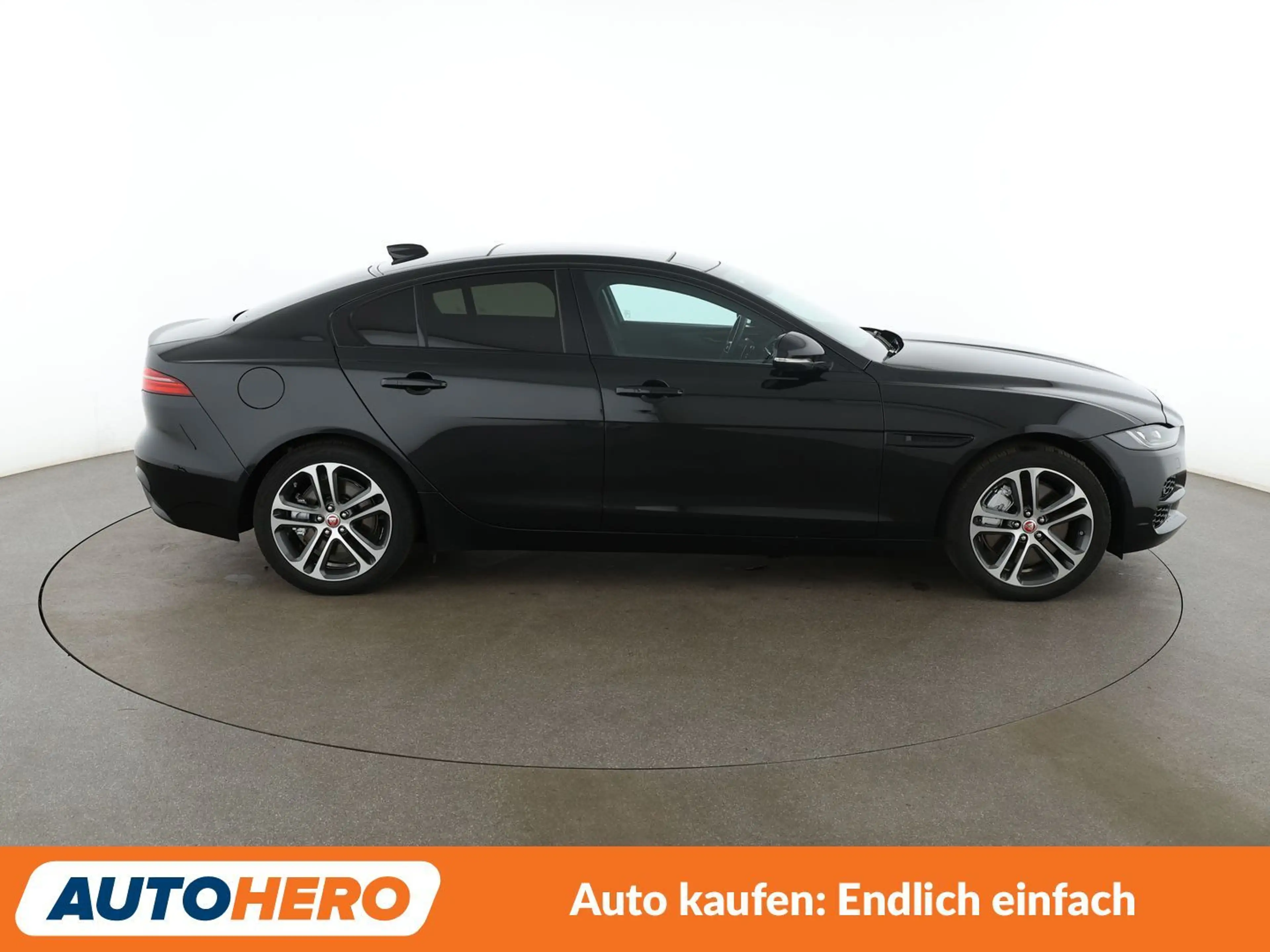 Jaguar XE 30t HSE AWD Aut.*NAVI*360CAM*LED*ACC*SHZ*PANO* — photo 7