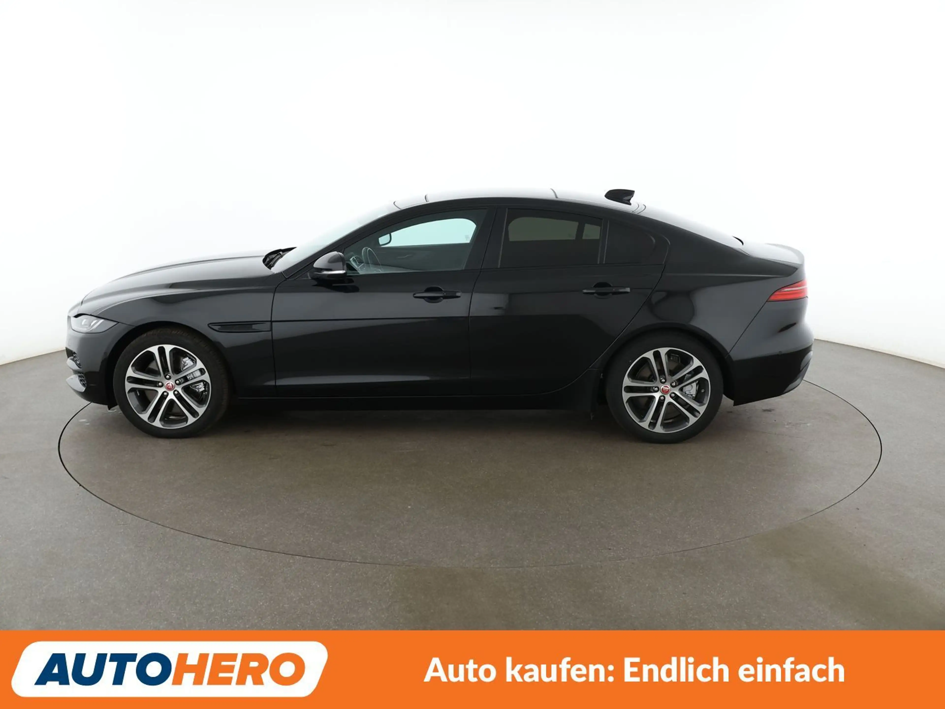 Jaguar XE 30t HSE AWD Aut.*NAVI*360CAM*LED*ACC*SHZ*PANO* — photo 3