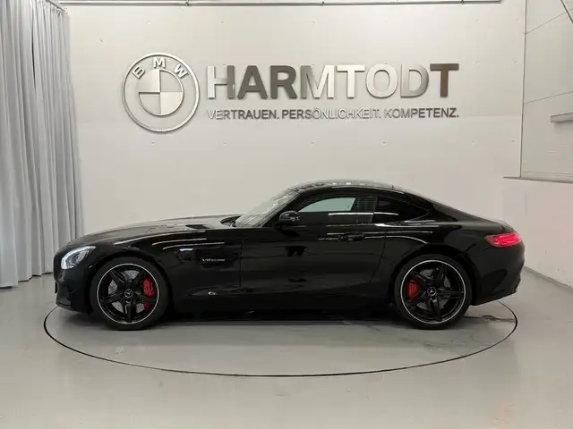Mercedes-Benz Amg GT view 3