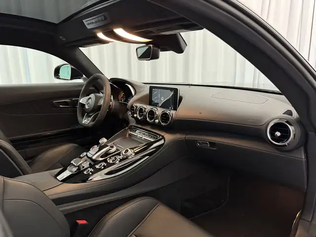 Mercedes-Benz Amg GT view 8