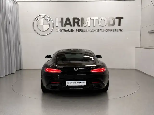 Mercedes-Benz Amg GT view 4